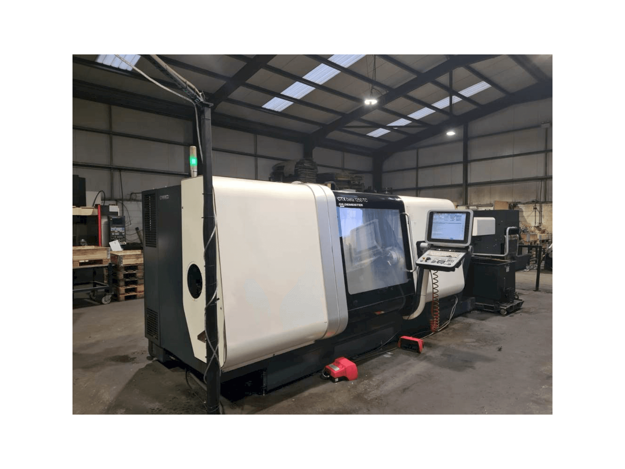 Vista frontale della macchina DMG GILDEMEISTER CTX beta 1250 TC