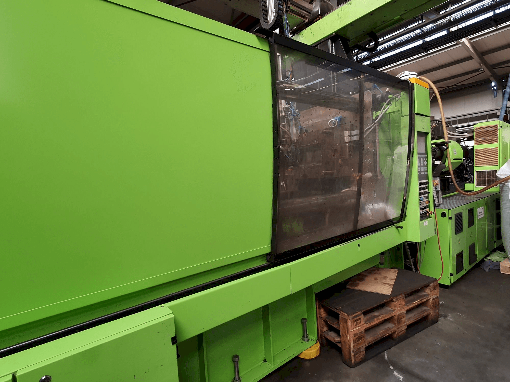 Vista frontale della macchina ENGEL ES 4550/550 KSL