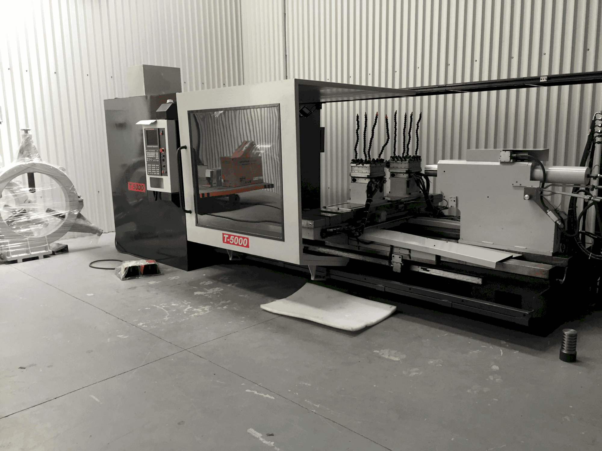 Vista frontale della macchina RAIS T 5000