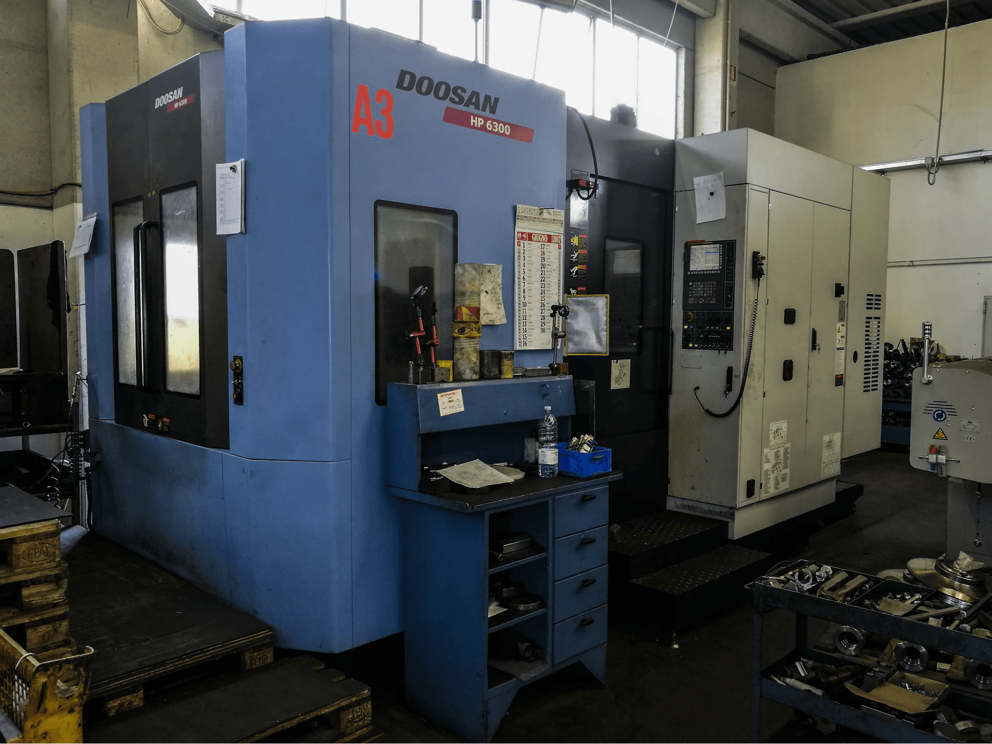 Vista lato sinistro della macchina Doosan HP 6300