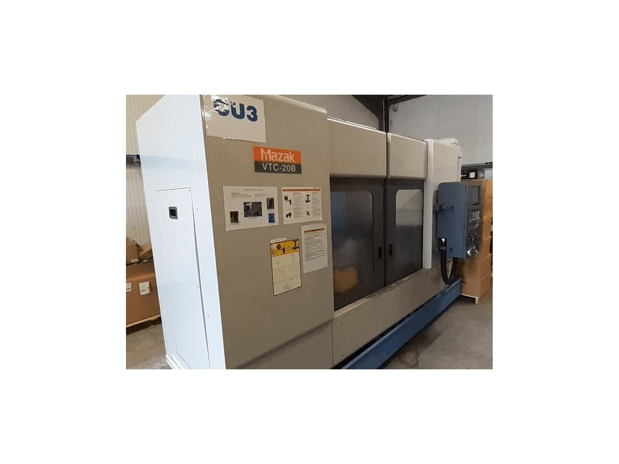 Vista frontale della macchina Mazak VTC 20B