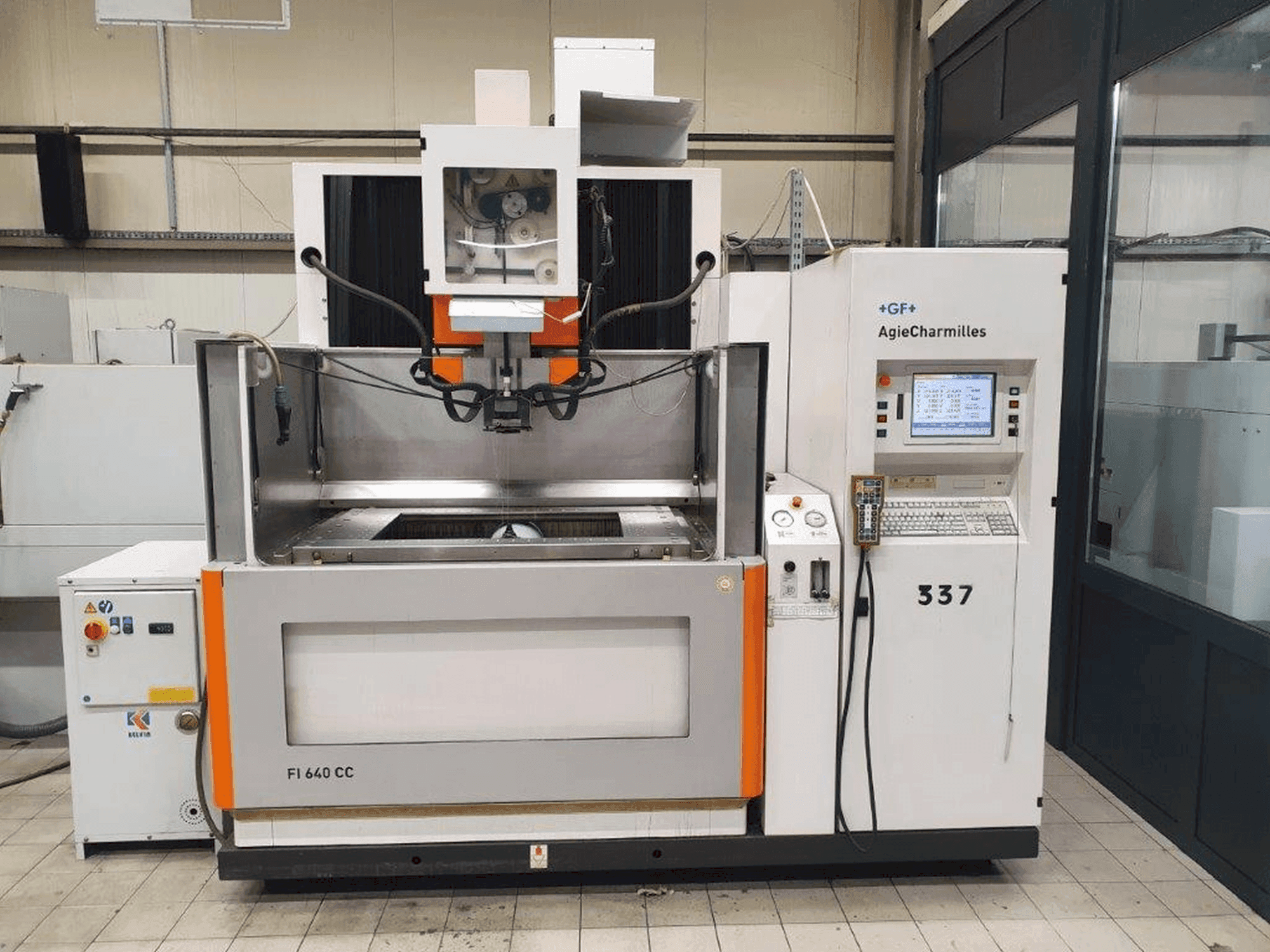 Vista frontale della macchina AgieCharmilles FI 640 CC