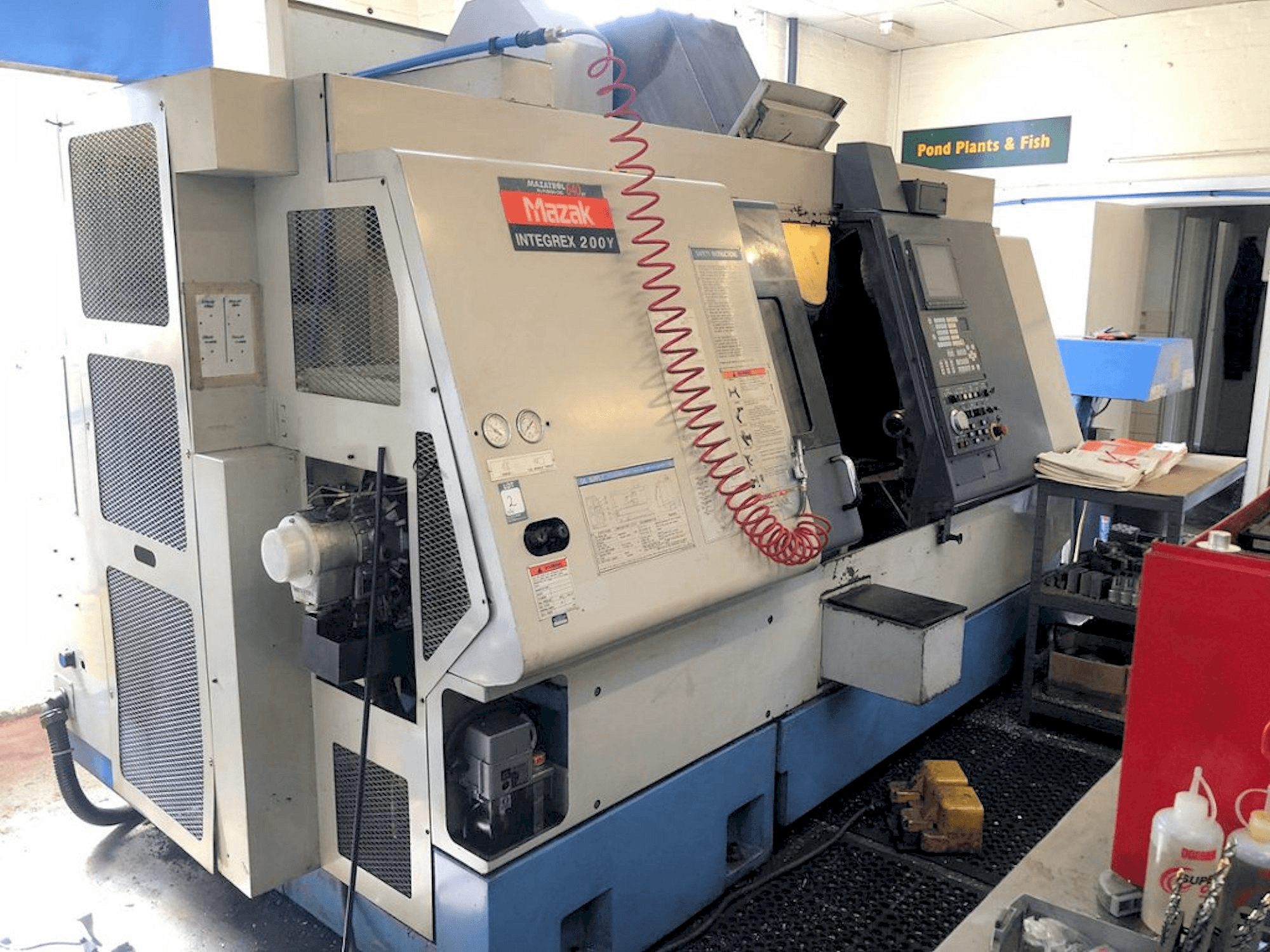 Vista frontale della macchina Mazak Integrex 200Y