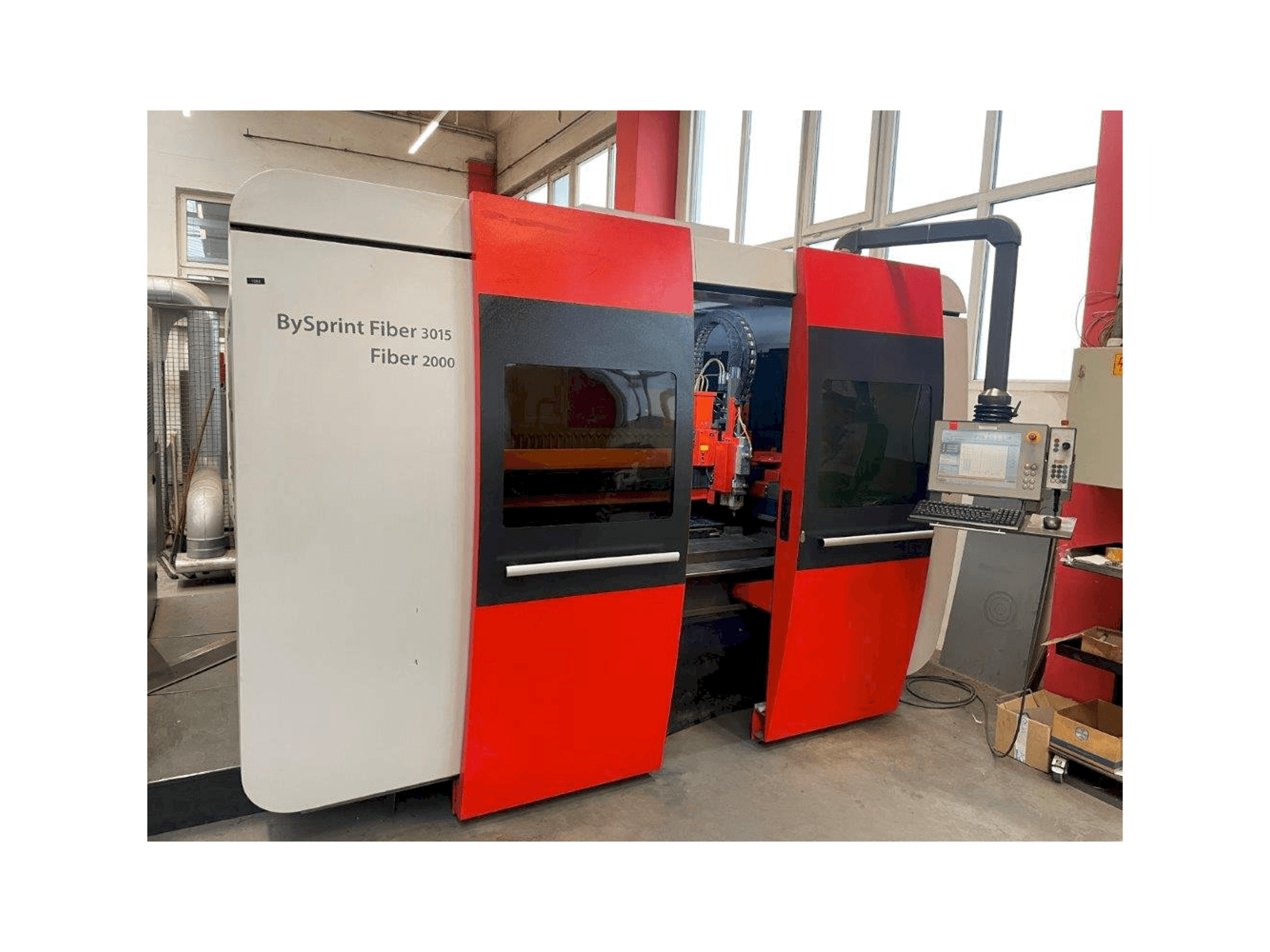 Vista laterale sinistra della macchina Bystronic BySprint Fiber 3015