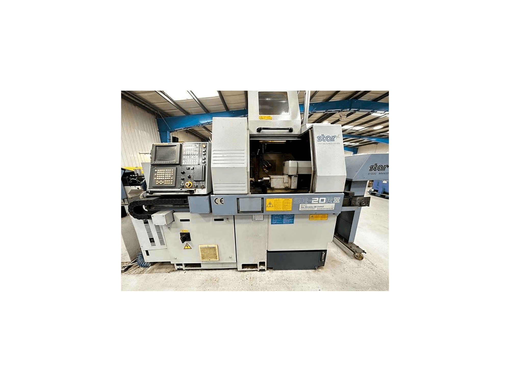 Vista frontale della macchina Star SR-20 R II