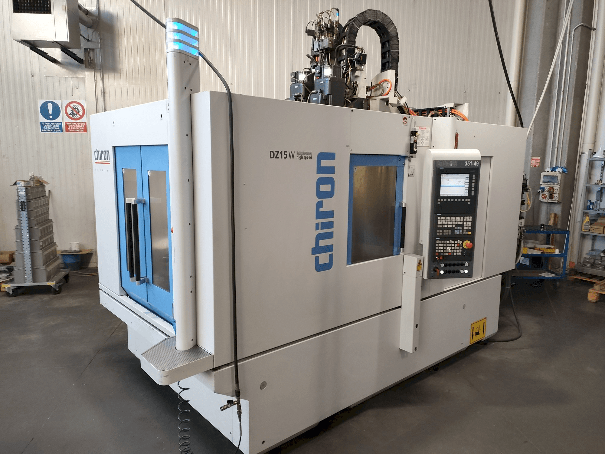 Vista frontale della macchina CHIRON DZ15W MAGNUM HS