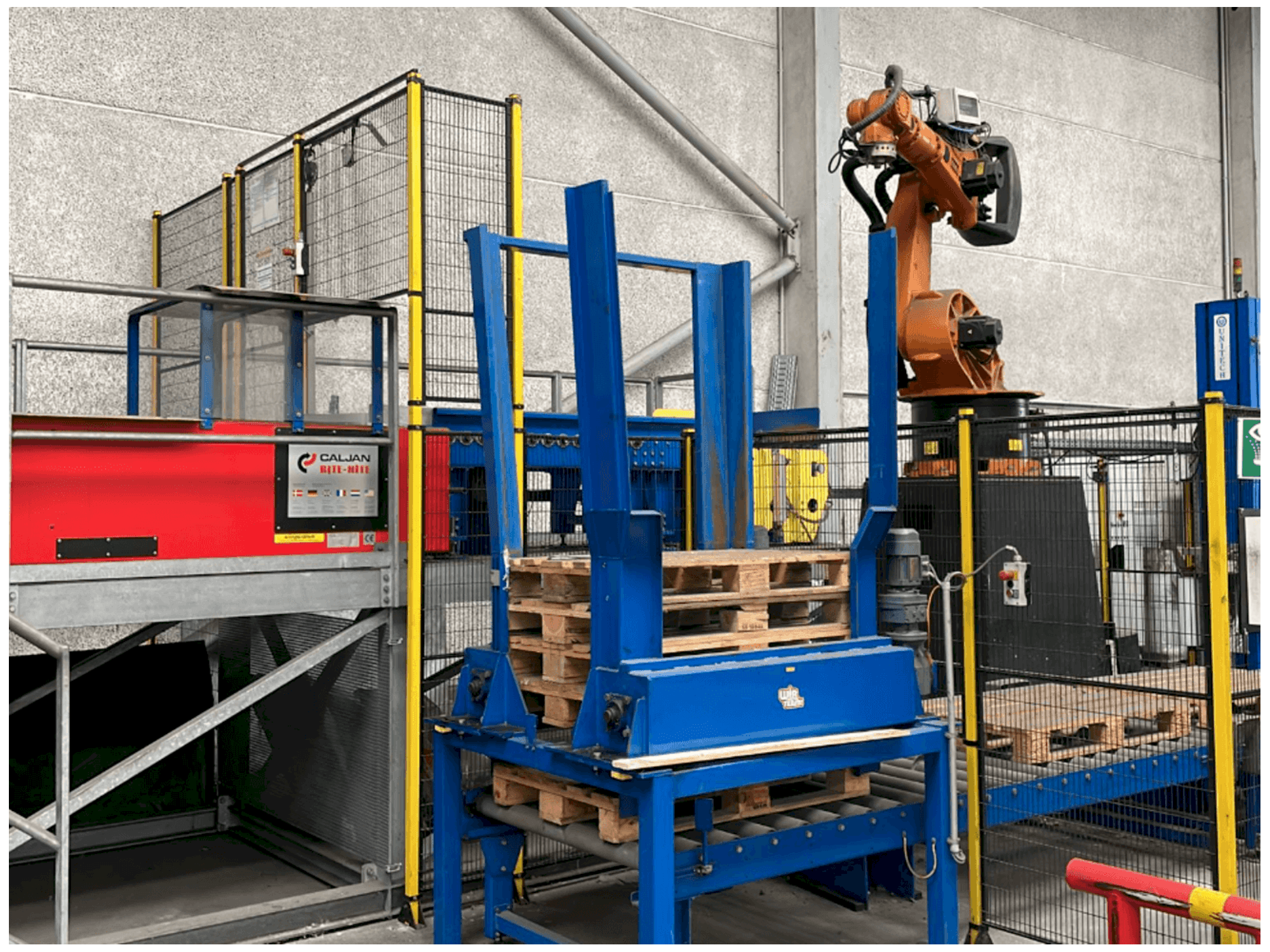 Vista frontale della macchina KUKA 600260060