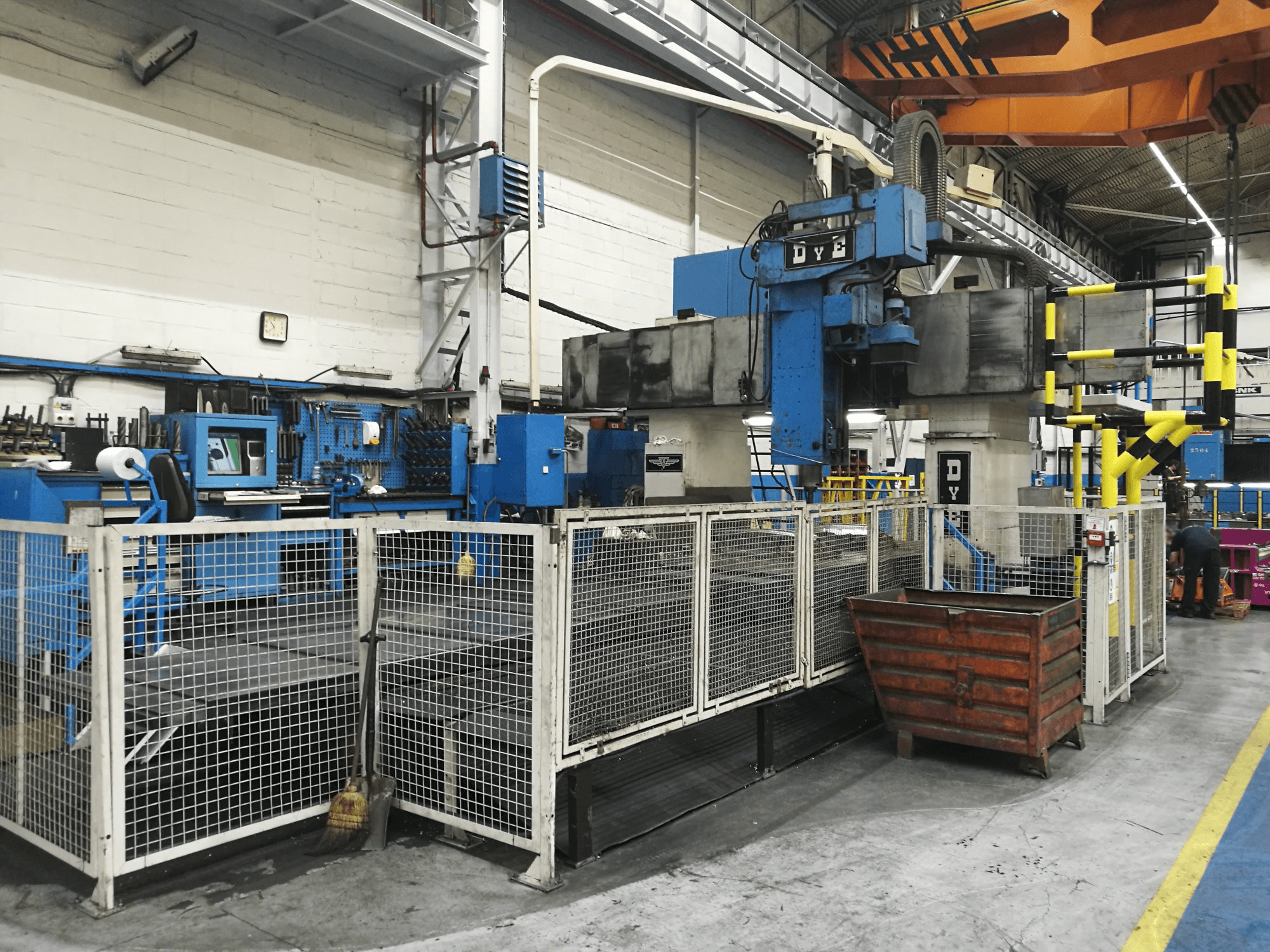 Vista lato destro della macchina DYE FPF-2-N/C