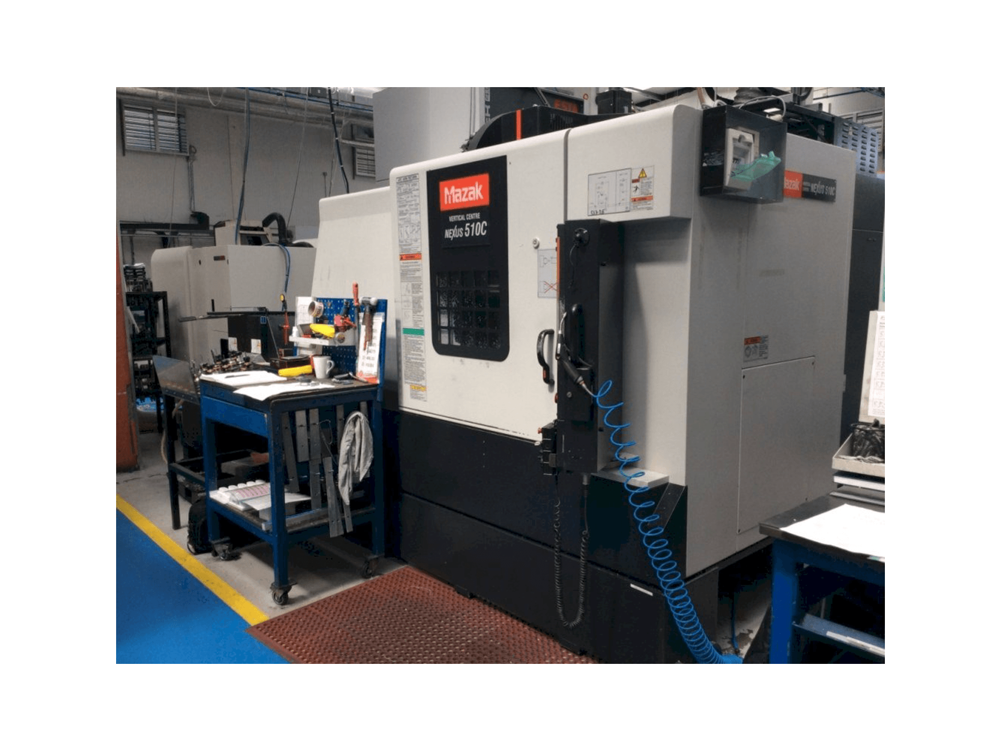 Vista frontale della macchina Mazak Nexus VCN 510C