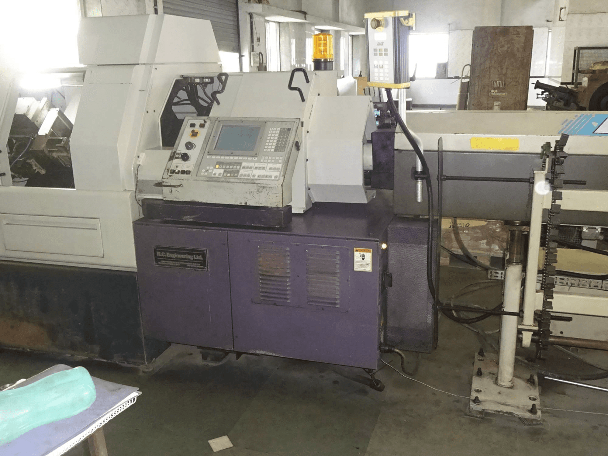 Vista frontale della macchina Citizen L-25