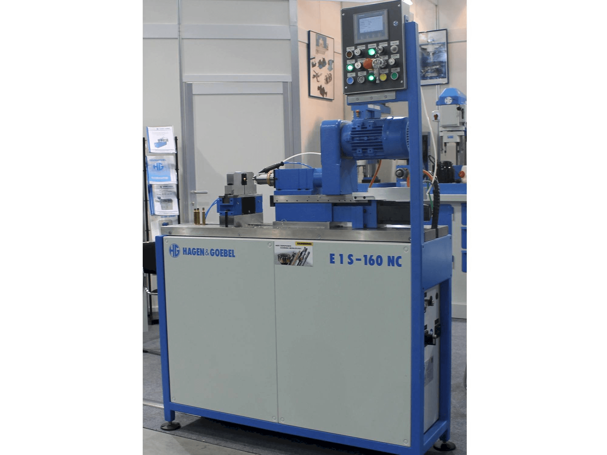 Vista frontale della macchina HAGEN&GOEBEL E 1 S – 160 NC