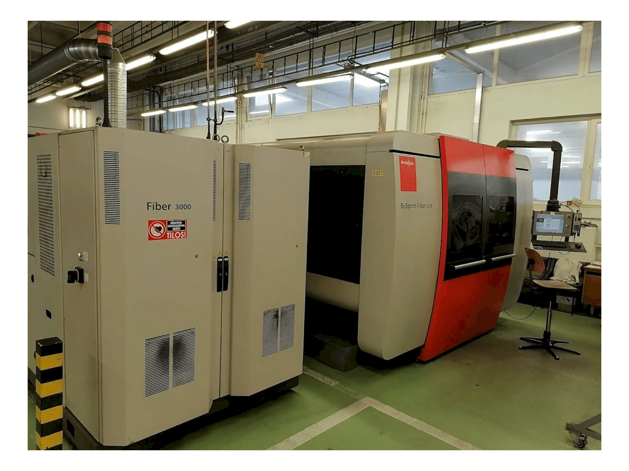 Vista frontale della macchina Bystronic BySprint Fiber 3015