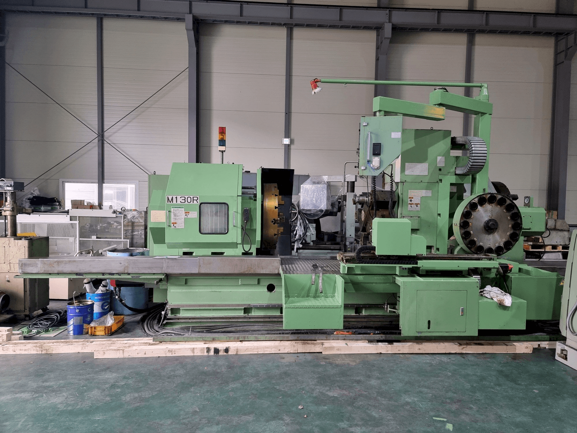 Vista frontale della macchina DAINICHI M 130R