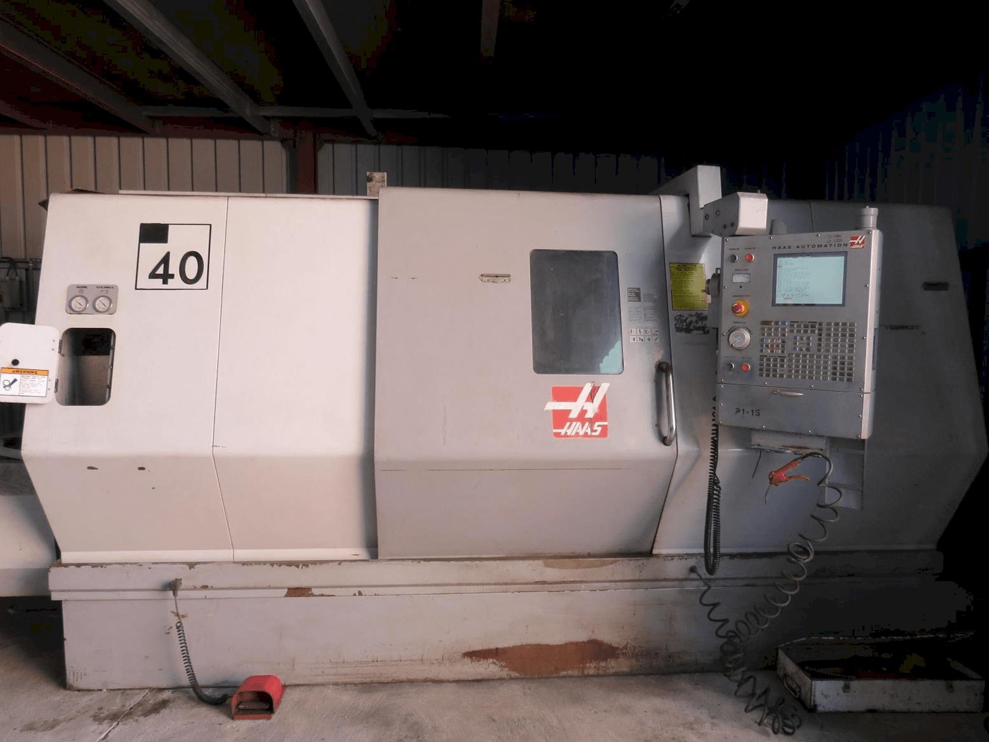 Vista frontale della macchina HAAS SL-40