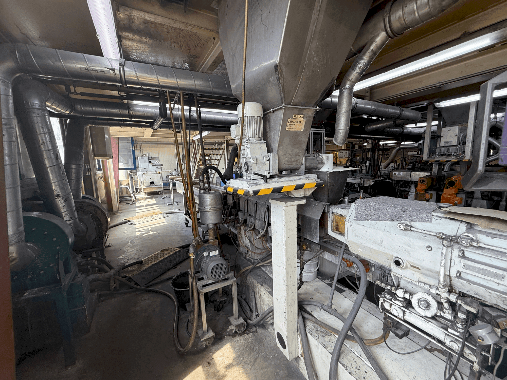 Vista frontale della macchina Leistriz ZSE 50 GL-36D (1995)