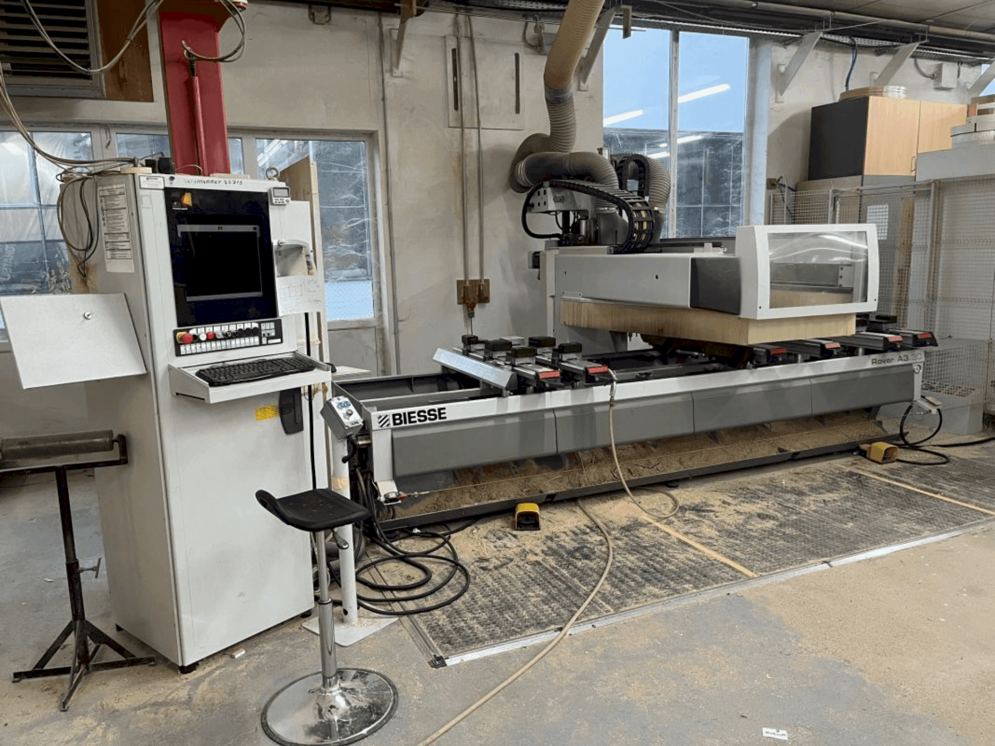 Vista frontale della macchina BIESSE ROVER A