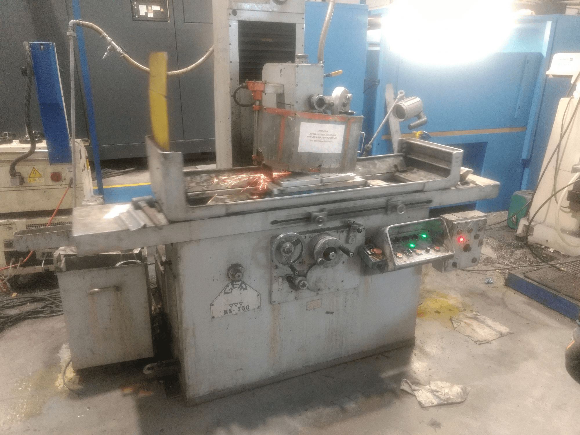 Vista frontale della macchina GER R.S. 750