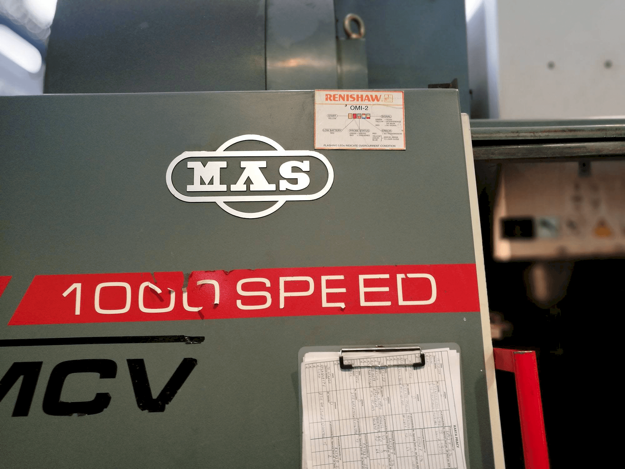 Vista frontale della macchina KOVOSVIT MAS MCV 1000 SPEED