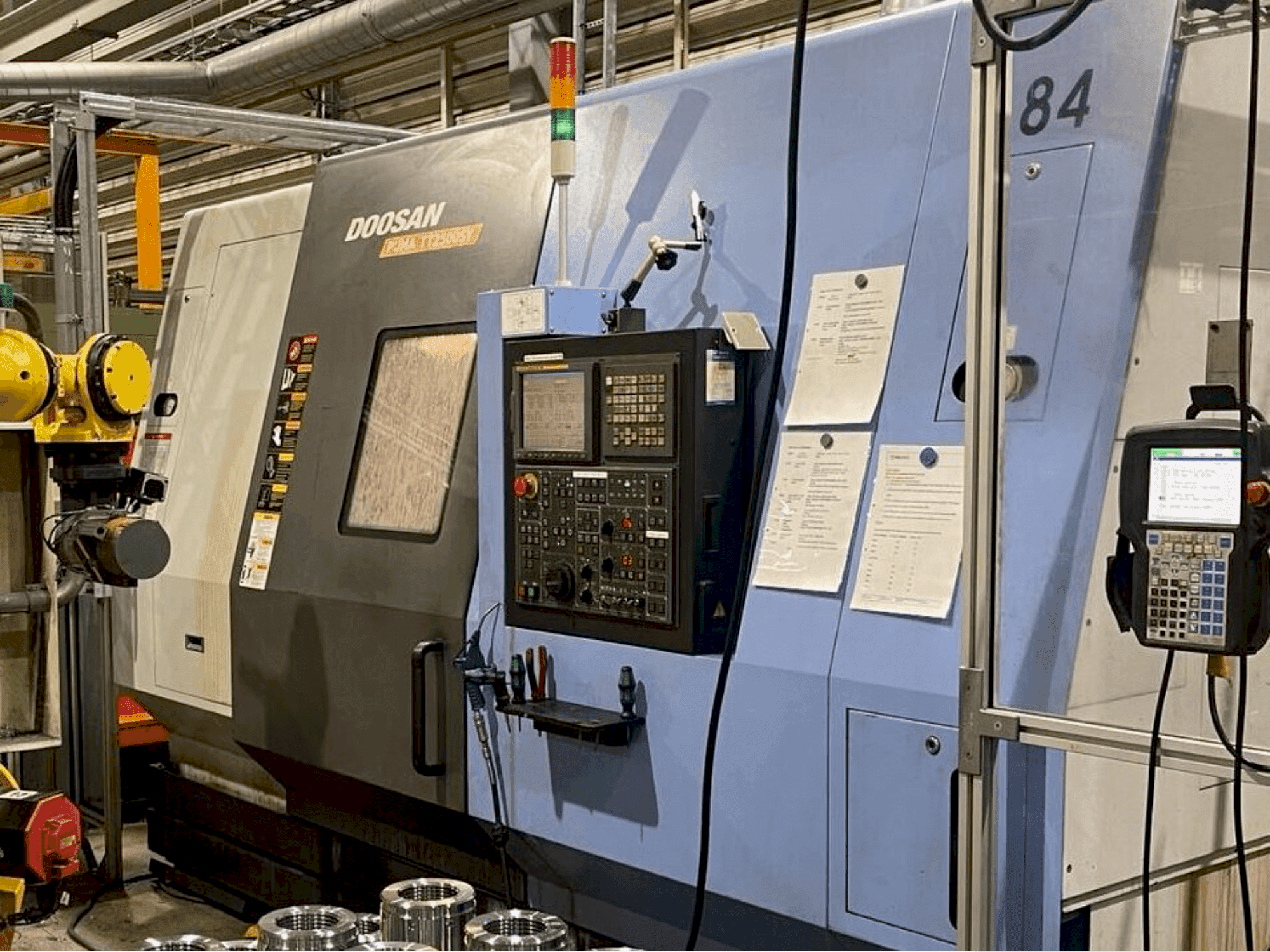 Vista frontale della macchina DOOSAN PUMA TT 2500 SY