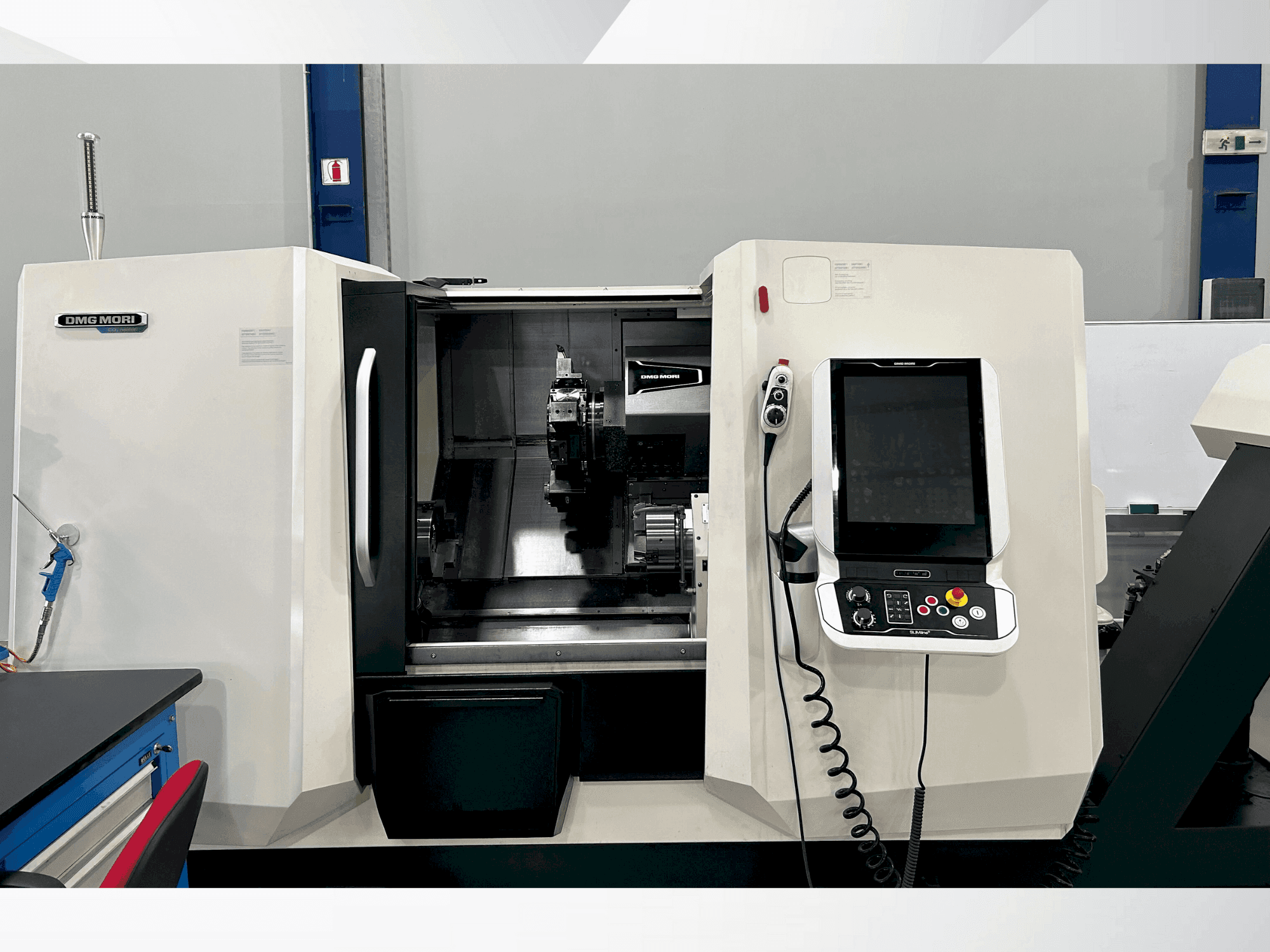 Vista frontale della macchina DMG MORI CLX 450 V6