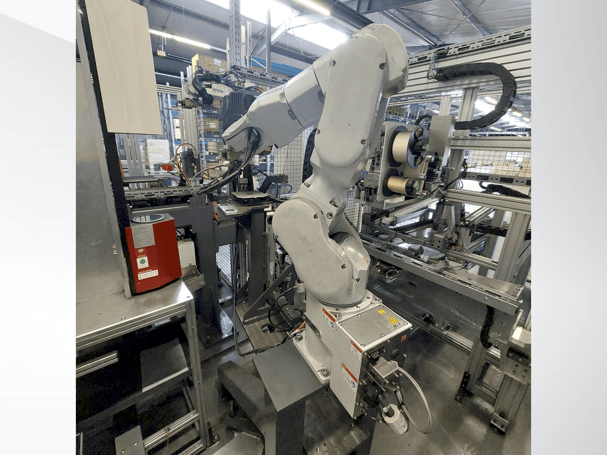 Vista frontale della macchina EPSON C8A-901 S