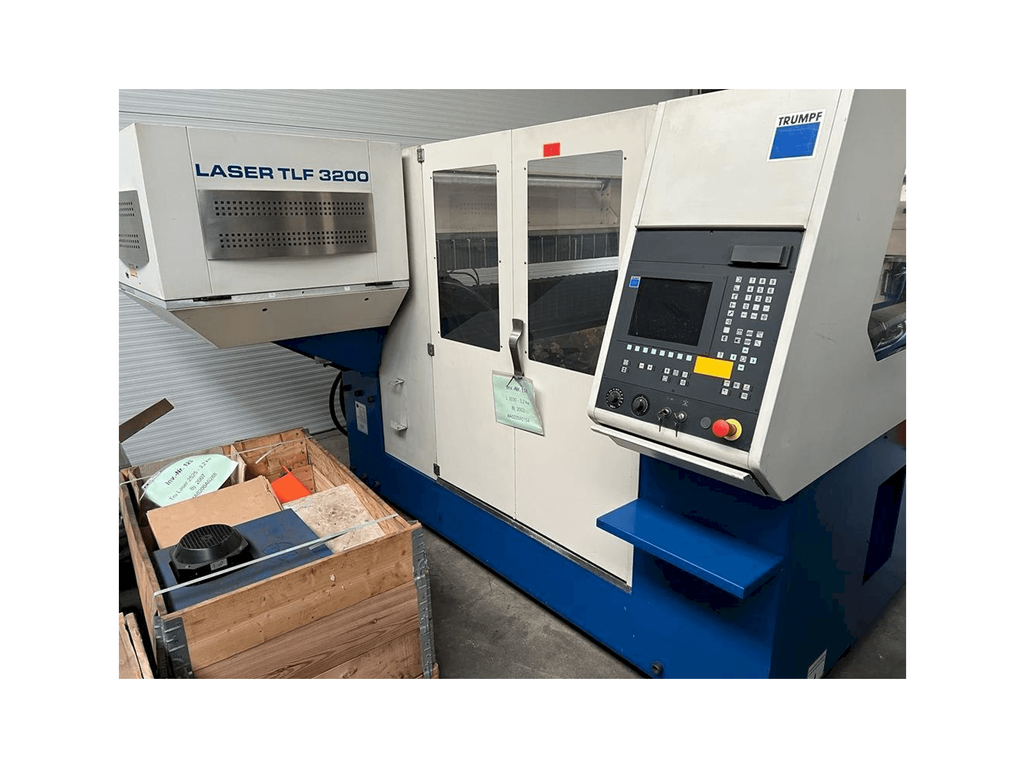 Vista frontale della macchina Trumpf Trumatic L3030