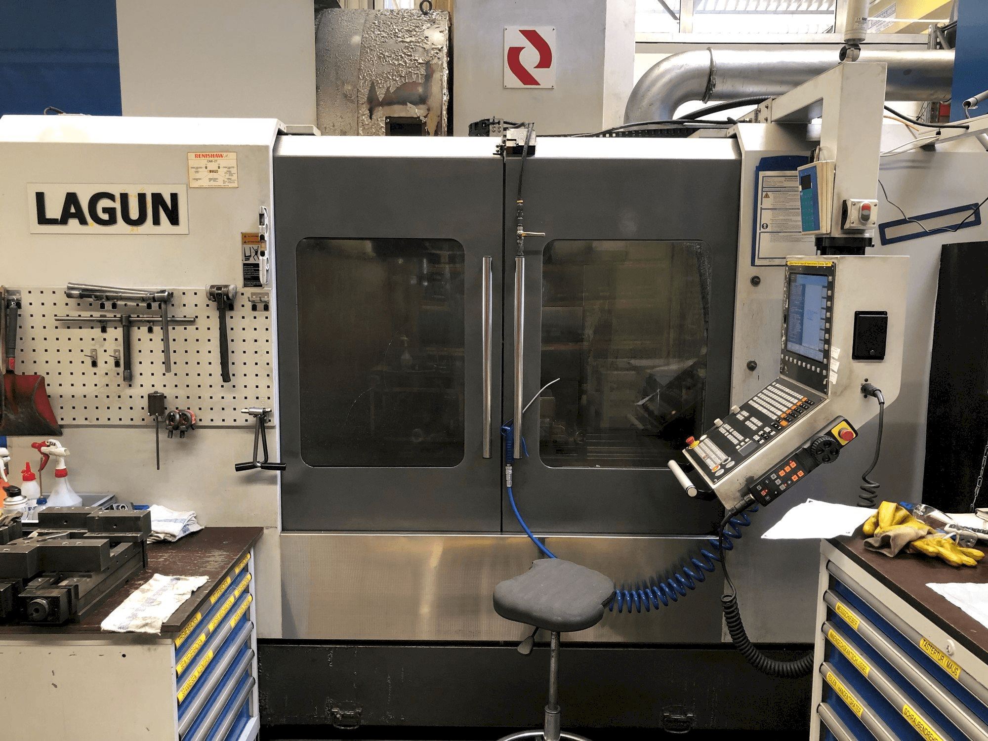 Vista frontale della macchina LAGUN L1400