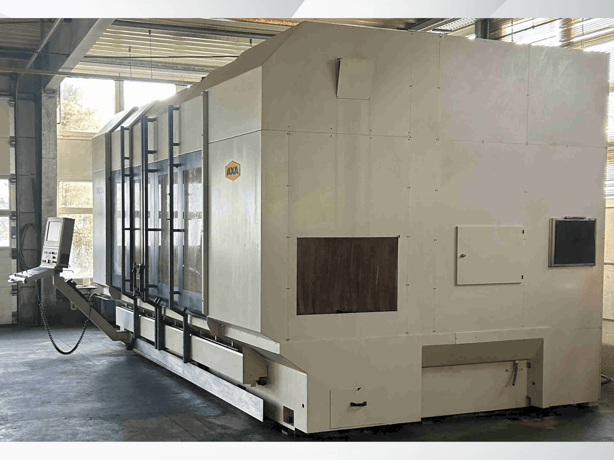 Vista frontale della macchina AXA VHC 3-3000 S