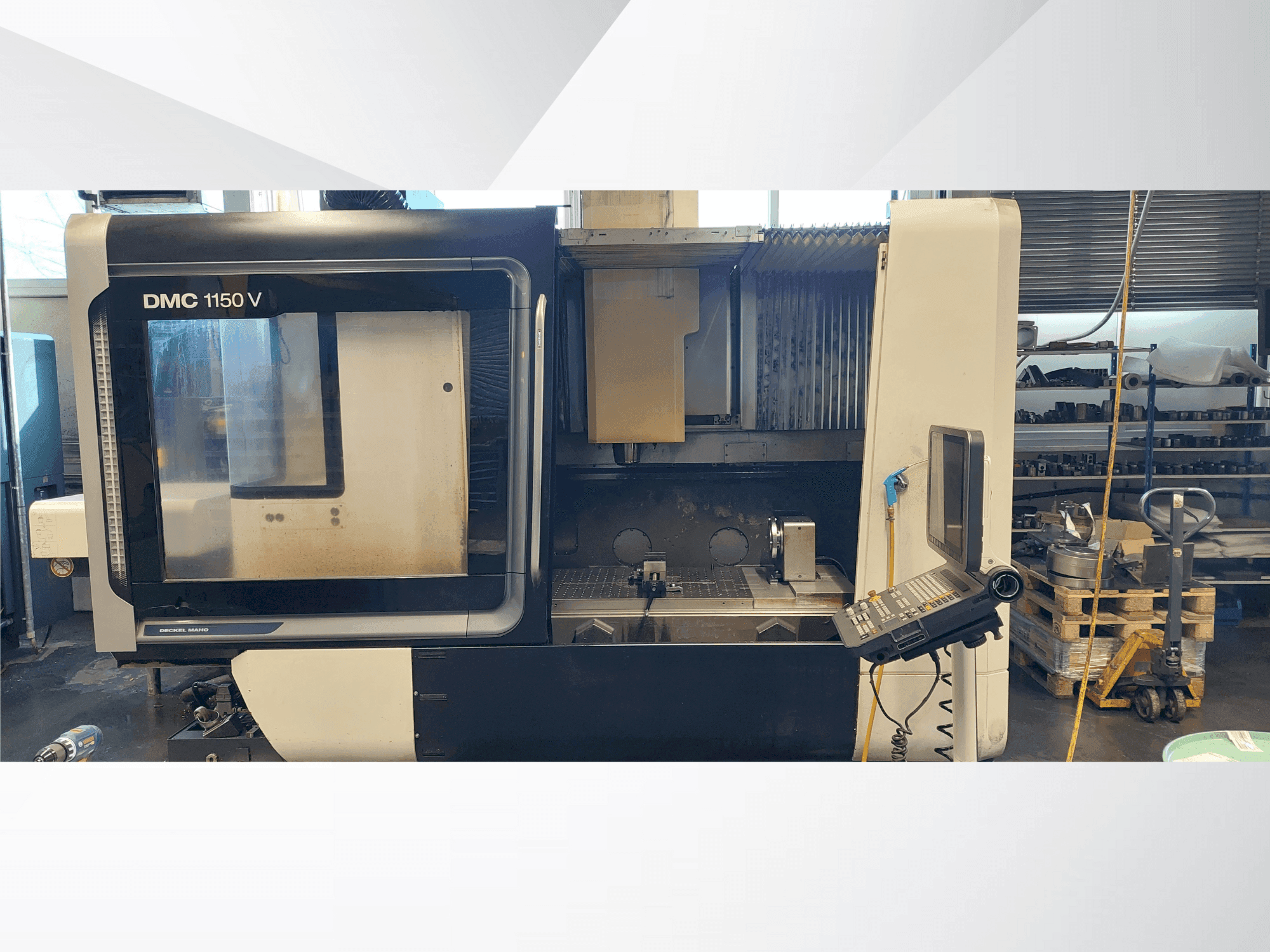 Vista frontale della macchina DMG MORI DMC 1150