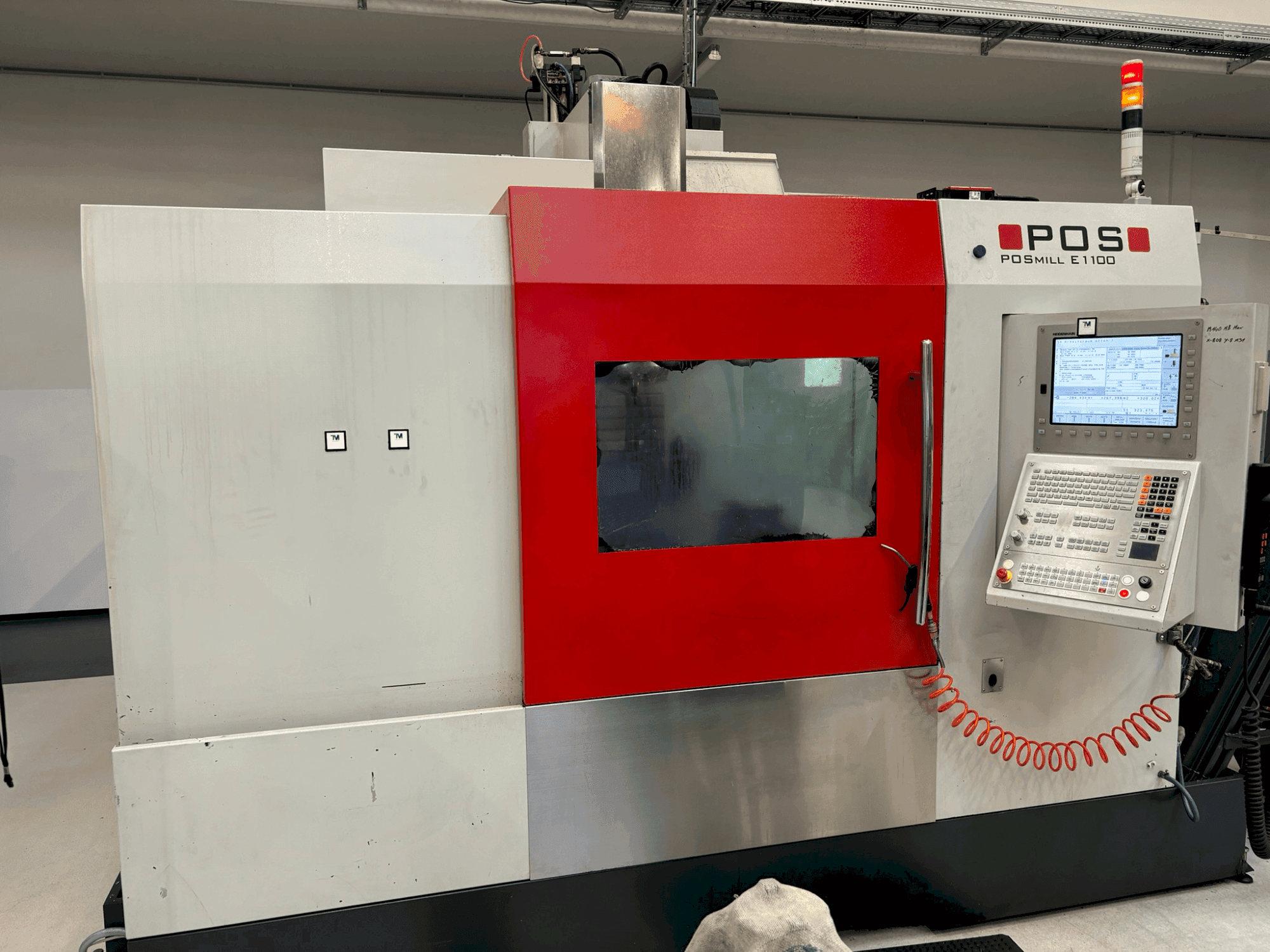 Vista frontale della macchina POSmill E 1100