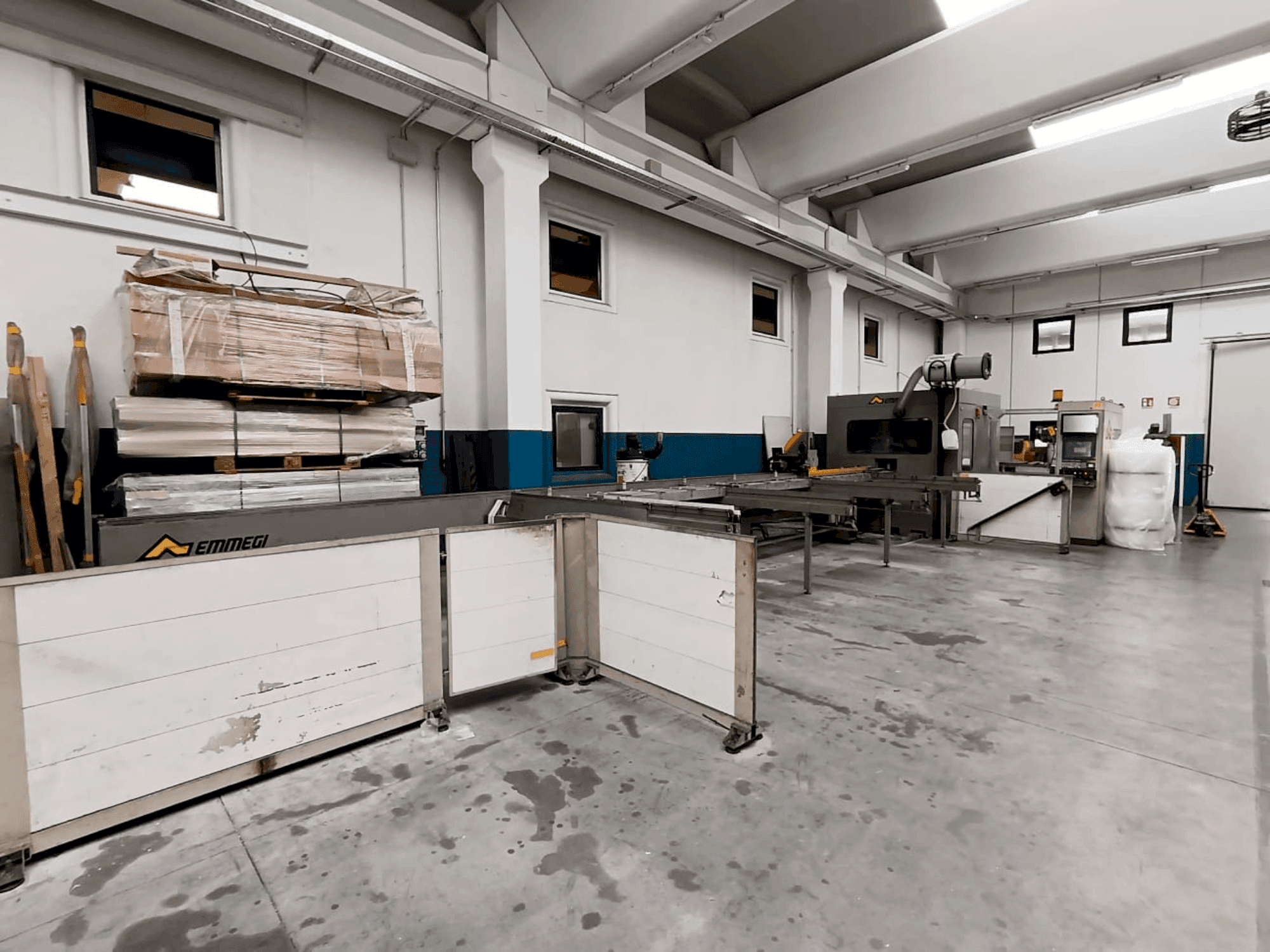 Vista frontale della macchina Emmegi Quadra