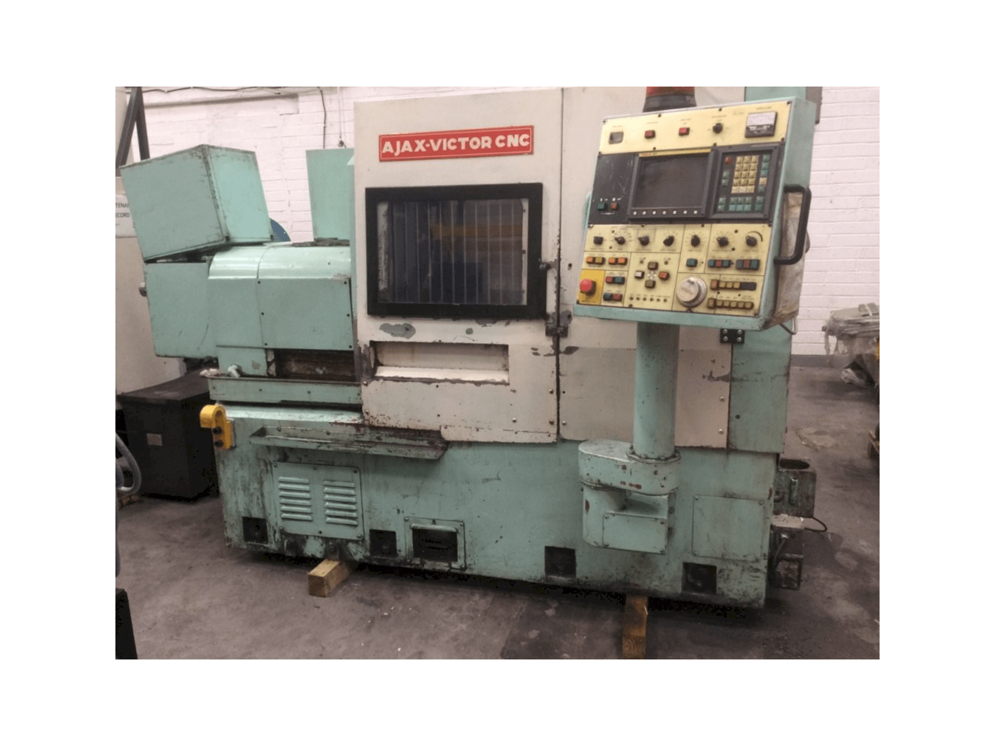 Vista frontale della macchina Victor TNS-3H