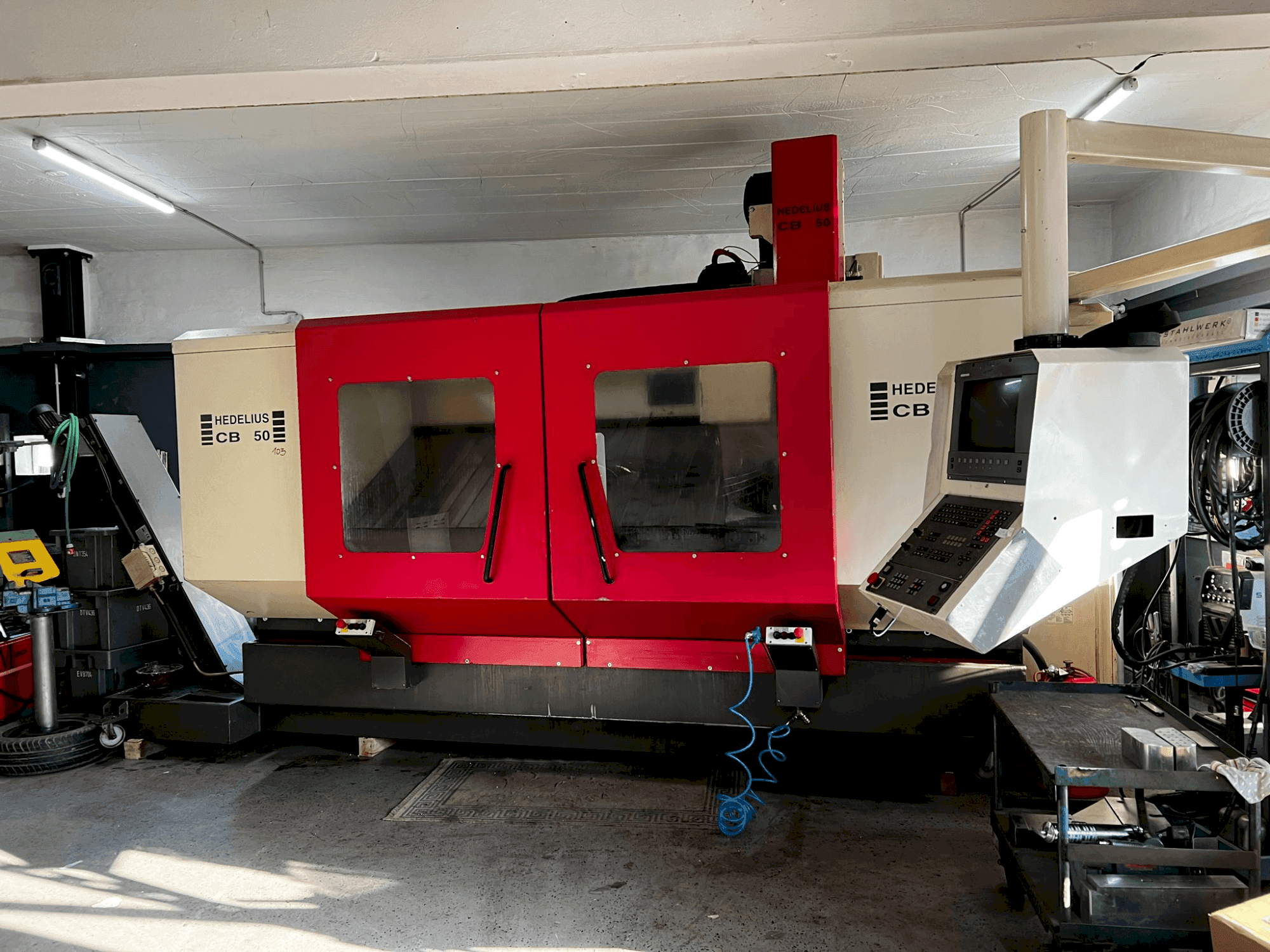 Vista frontale della macchina HEDELIUS CB 50