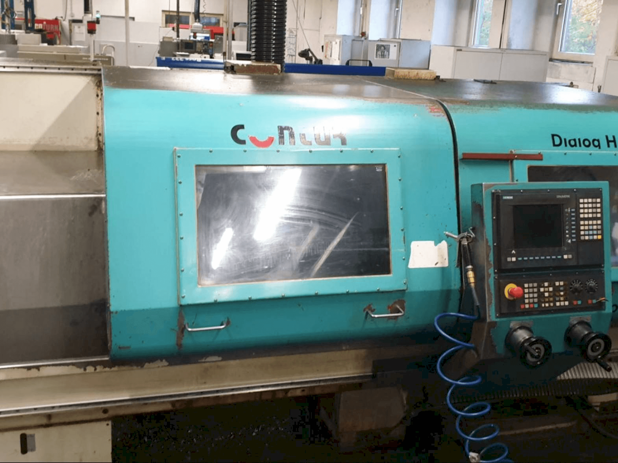 Vista frontale della macchina Saeilo H560