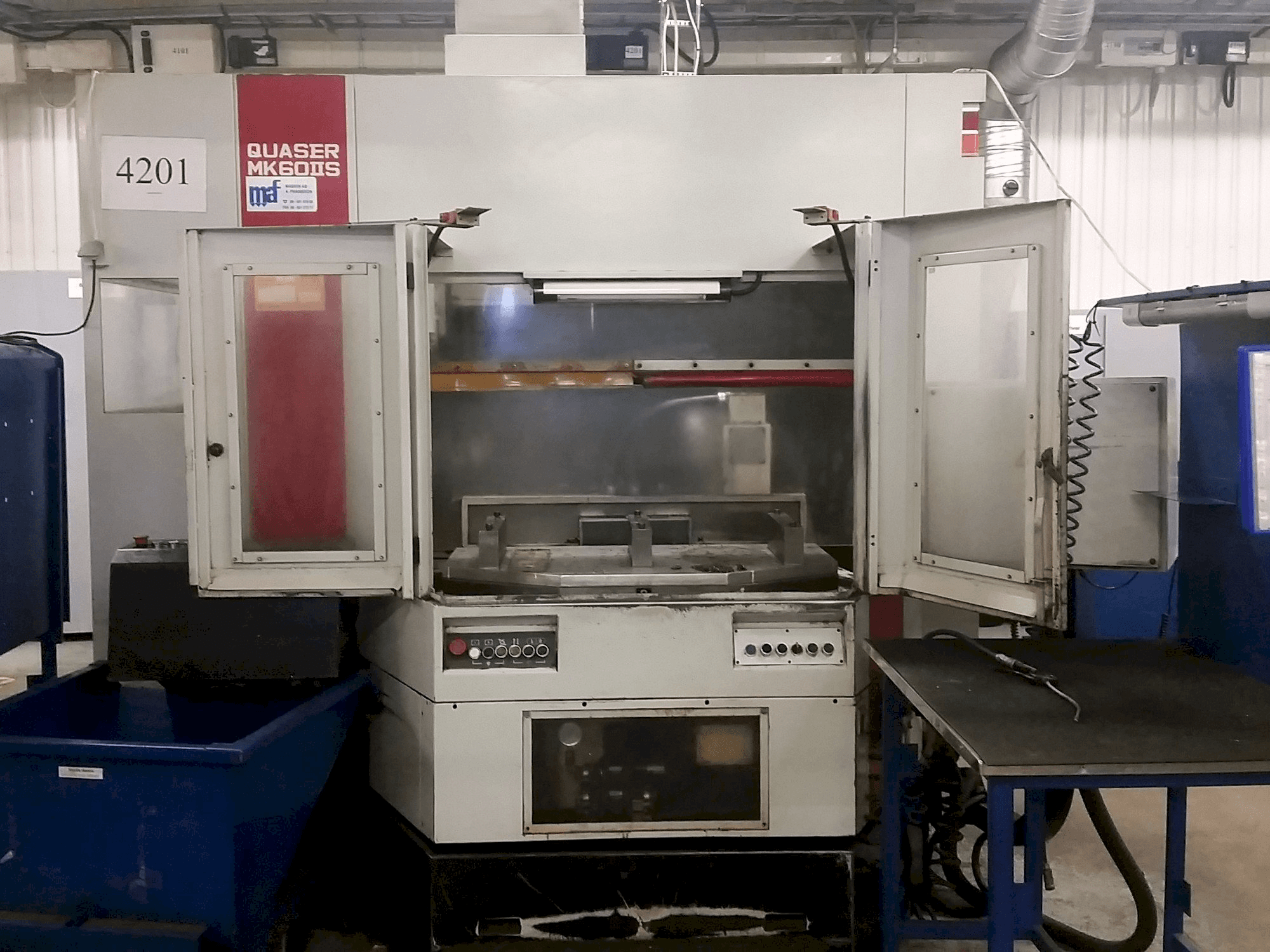 Vista frontale della macchina Quaser MK60 IIS