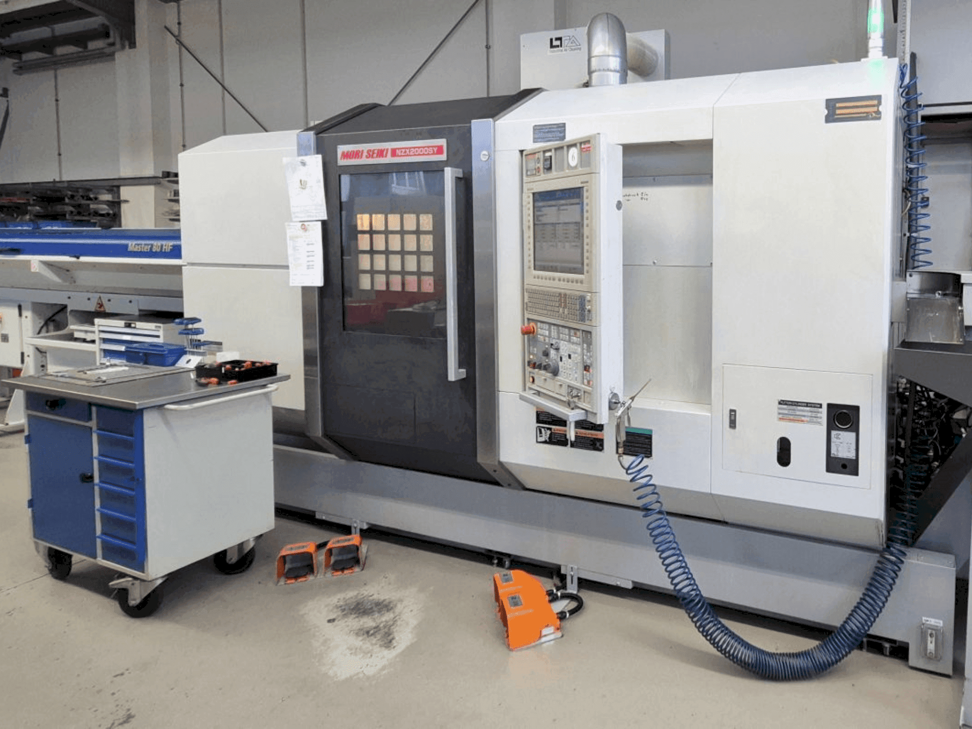 Vista frontale della macchina MORI SEIKI NZX2000/800SY