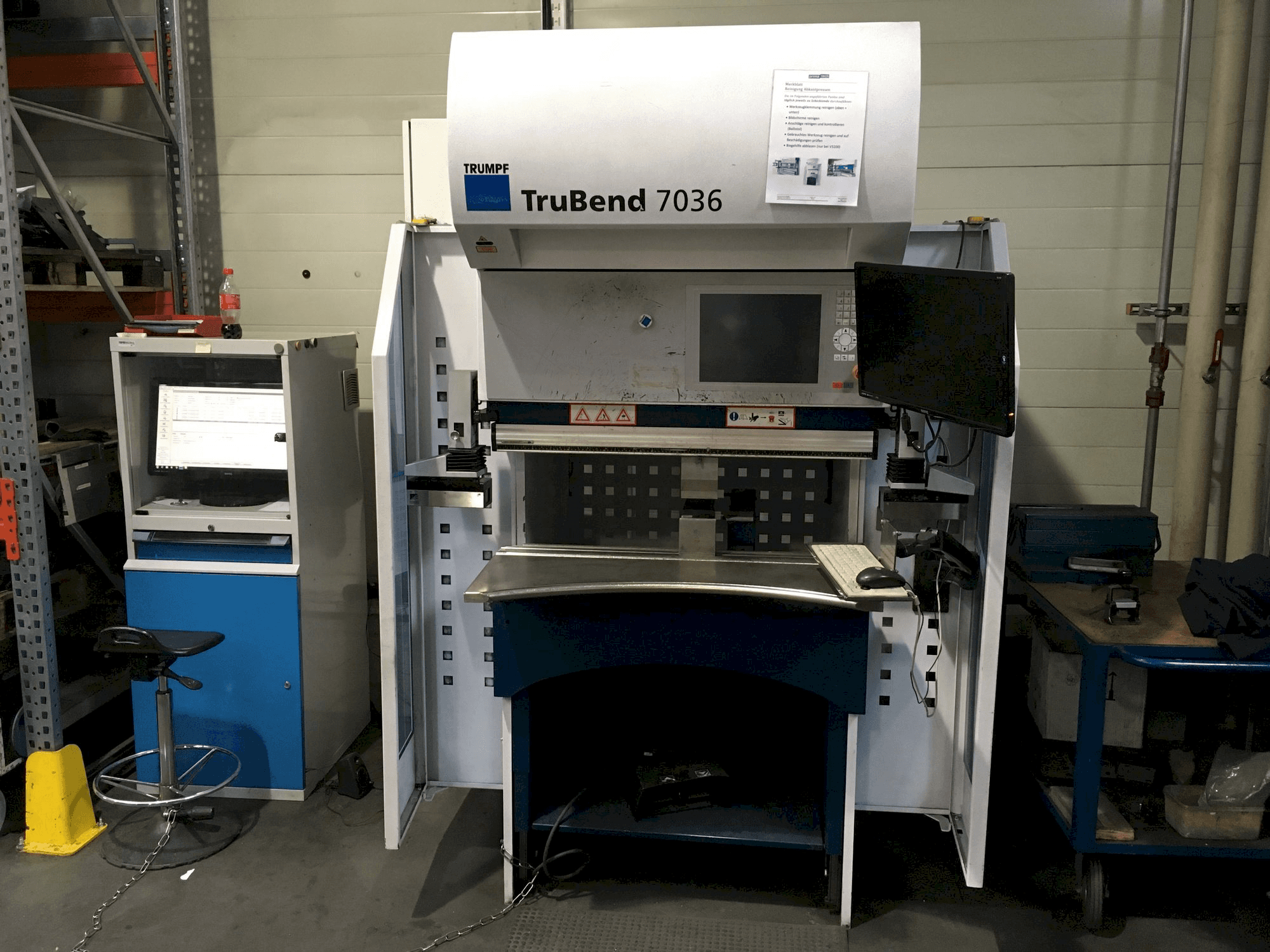 Vista frontale della macchina Trumpf TruBend 7036