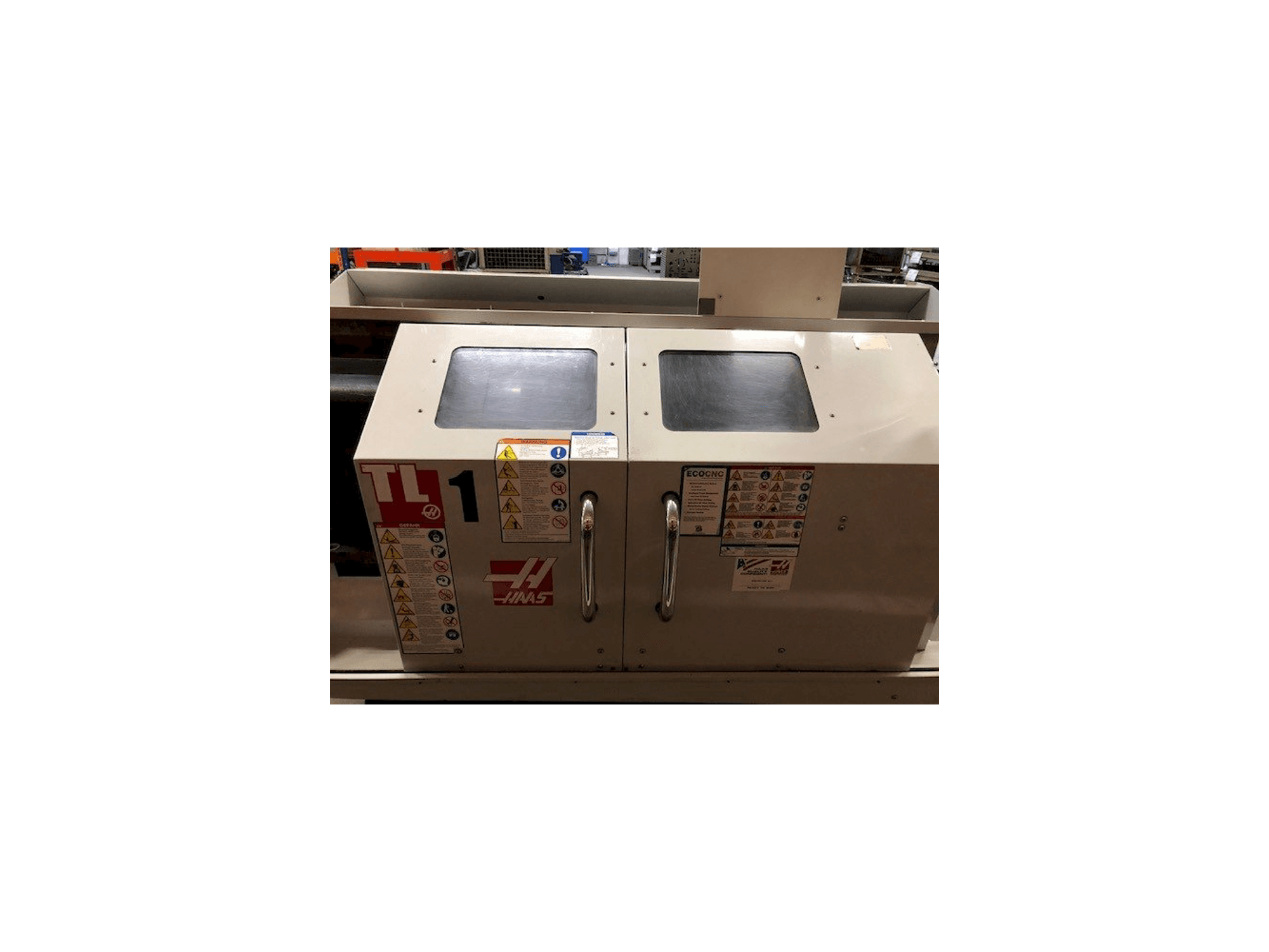 Vista frontale della macchina HAAS TL-1