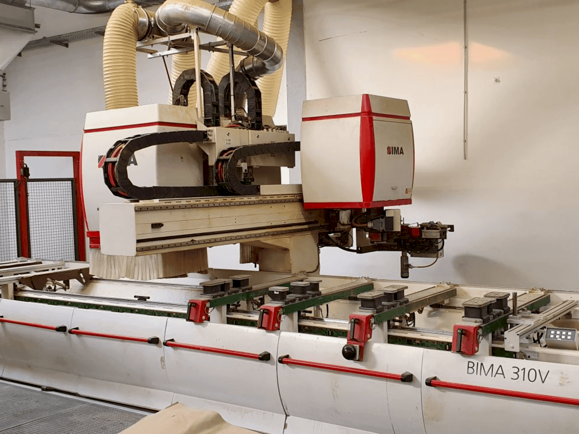 Vista frontale della macchina IMA BIMA 310V 120/600