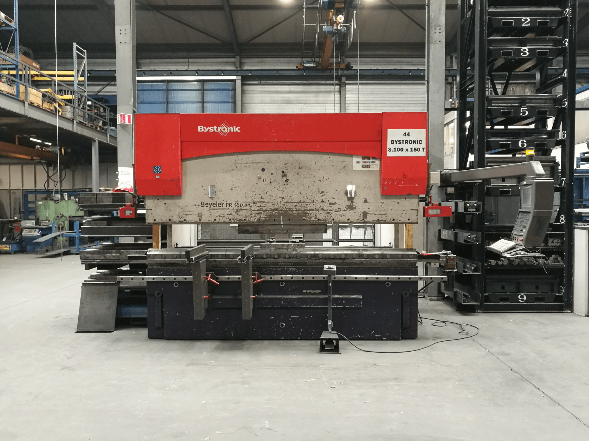 Vista frontale della macchina Bystronic PR 1500 X 3100