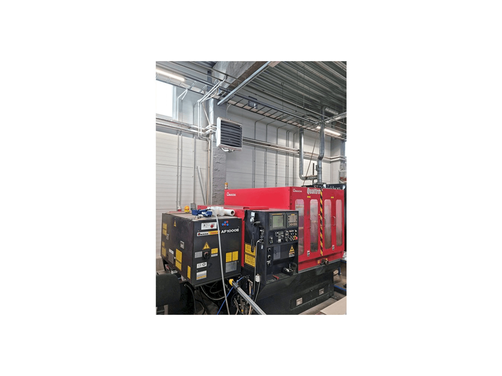 Vista laterale sinistra della macchina AMADA Quattro