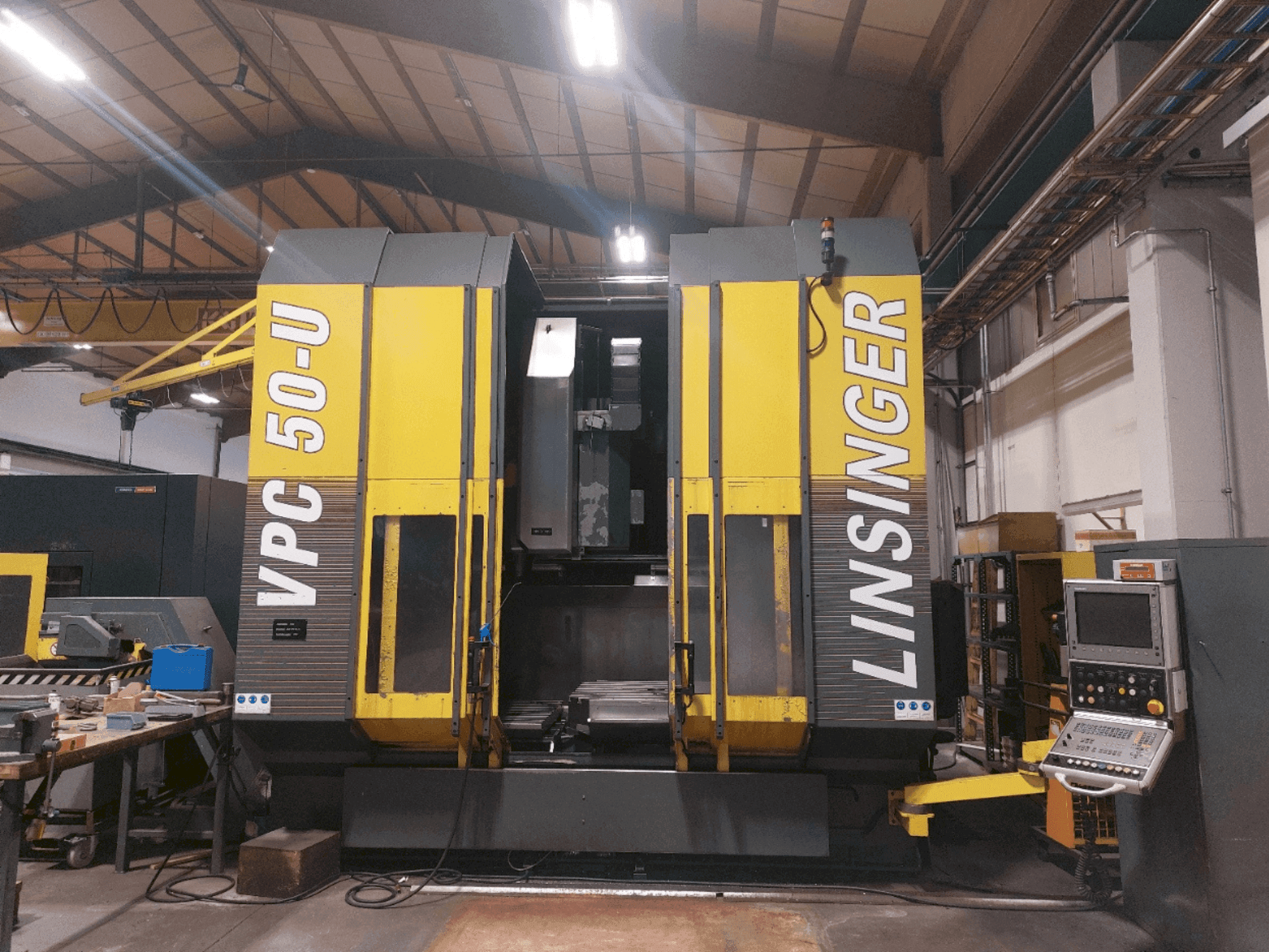 Vista frontale della macchina AXA VPC 50U