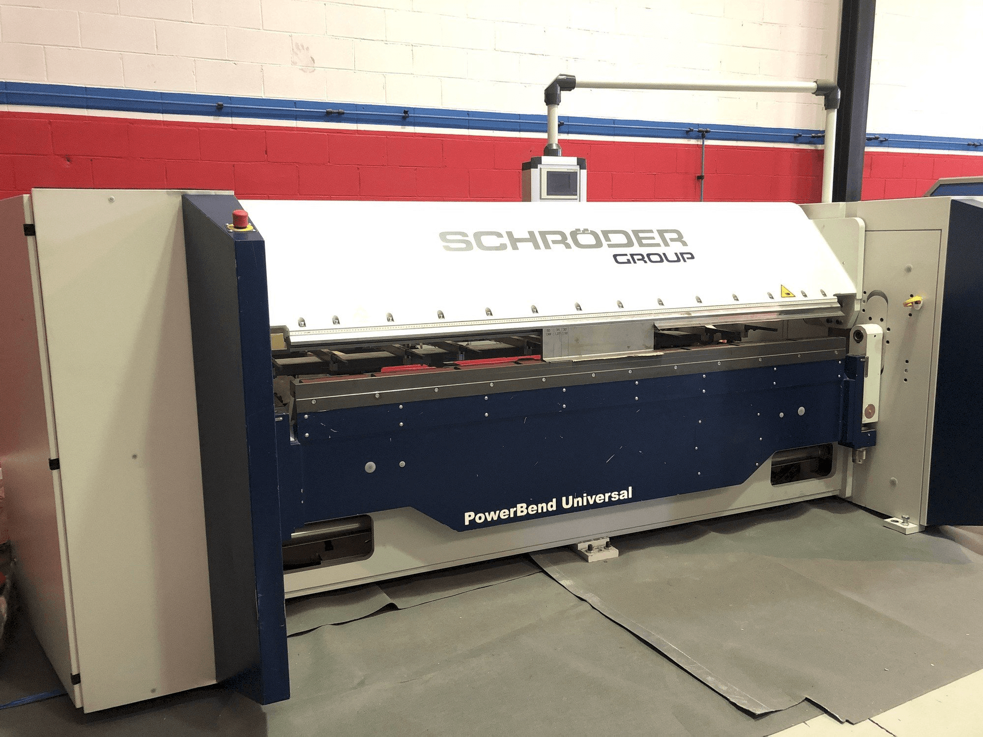 Vista frontale della macchina Schröder PBU 2500x4 (2016)