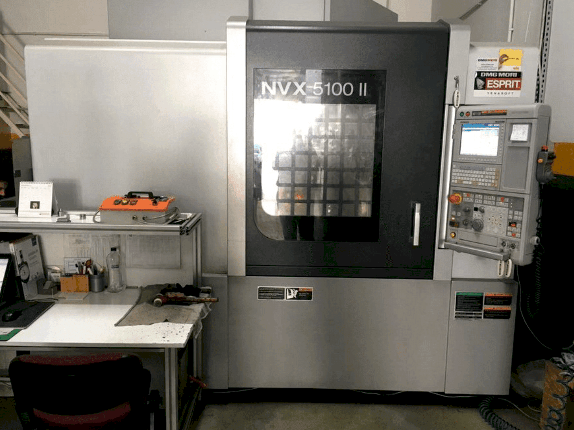 Vista frontale della macchina DMG Mori Seiki NVX-5100 II