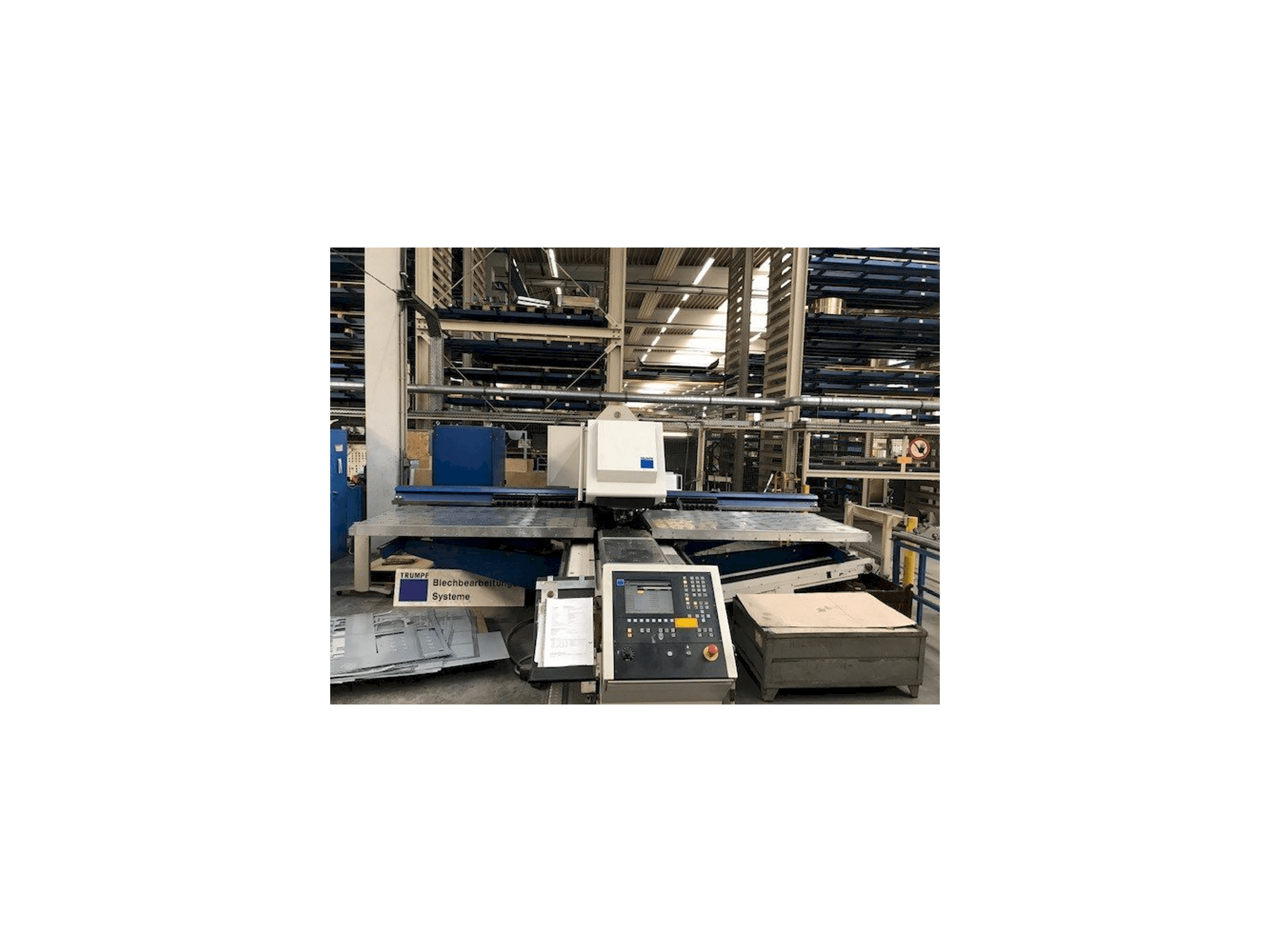 Vista frontale della macchina Trumpf Trumatic TC 5000 R