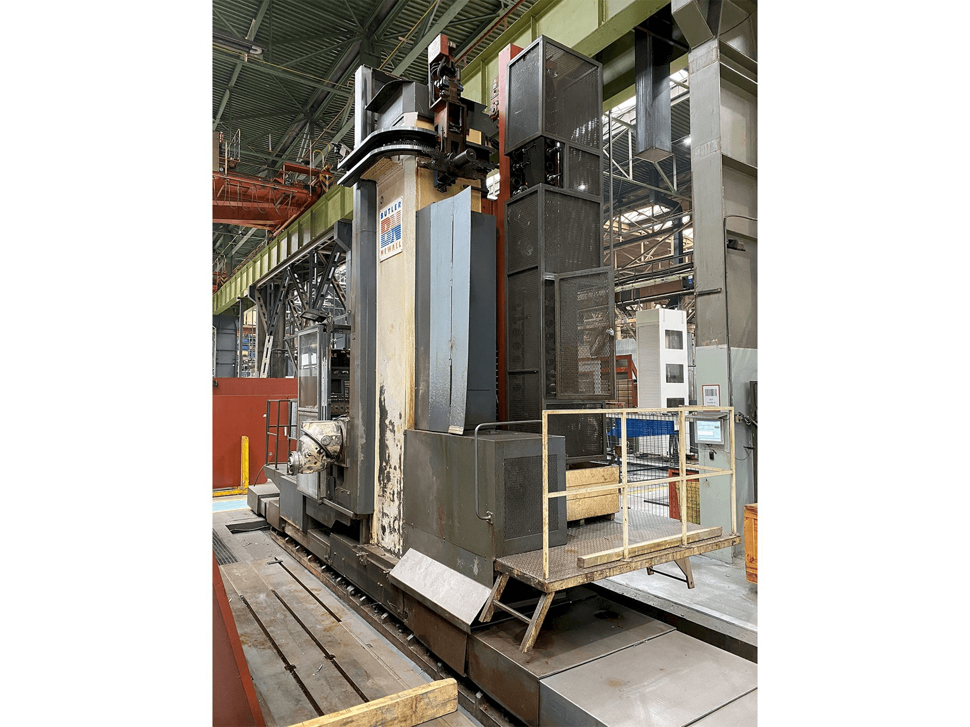 Vista frontale della macchina Butler Elgamill