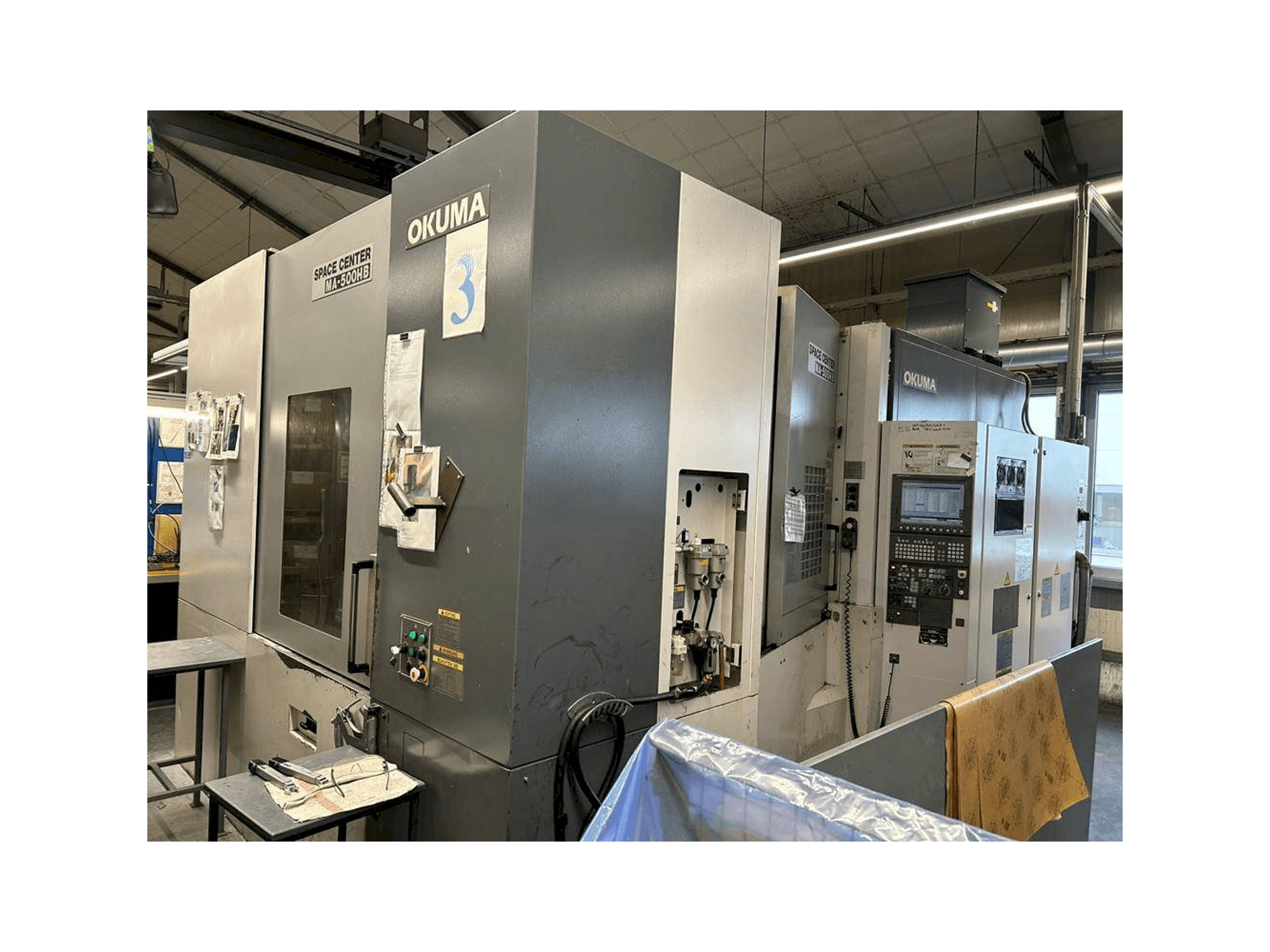 Vista lato sinistro della macchina Okuma MA 500HB