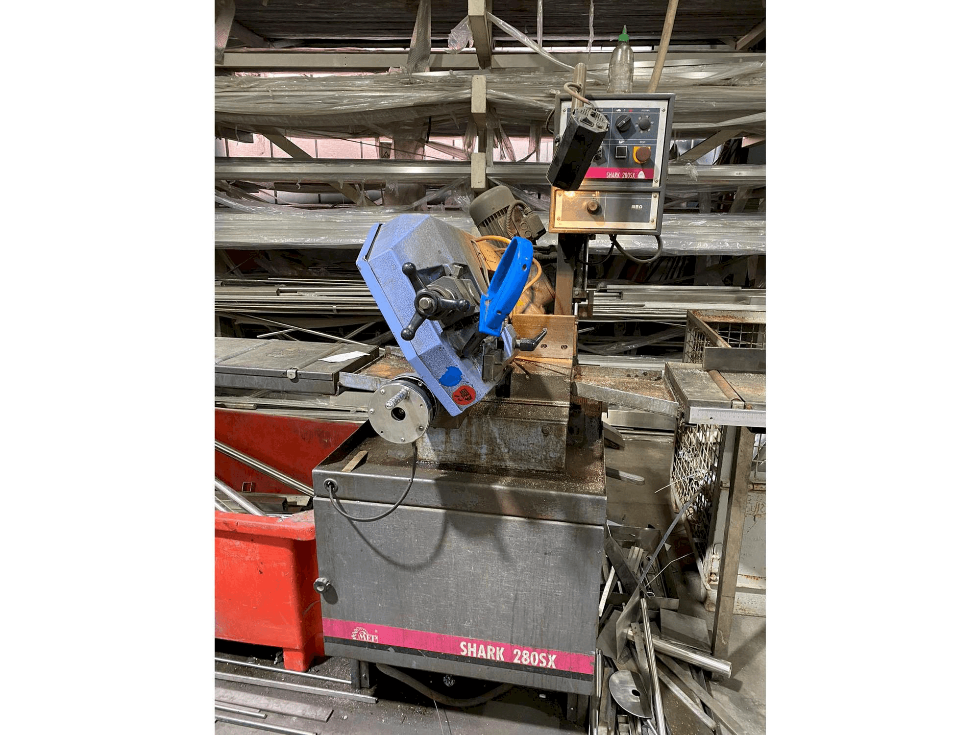 Vista frontale della macchina Nisshinbo MAP-750