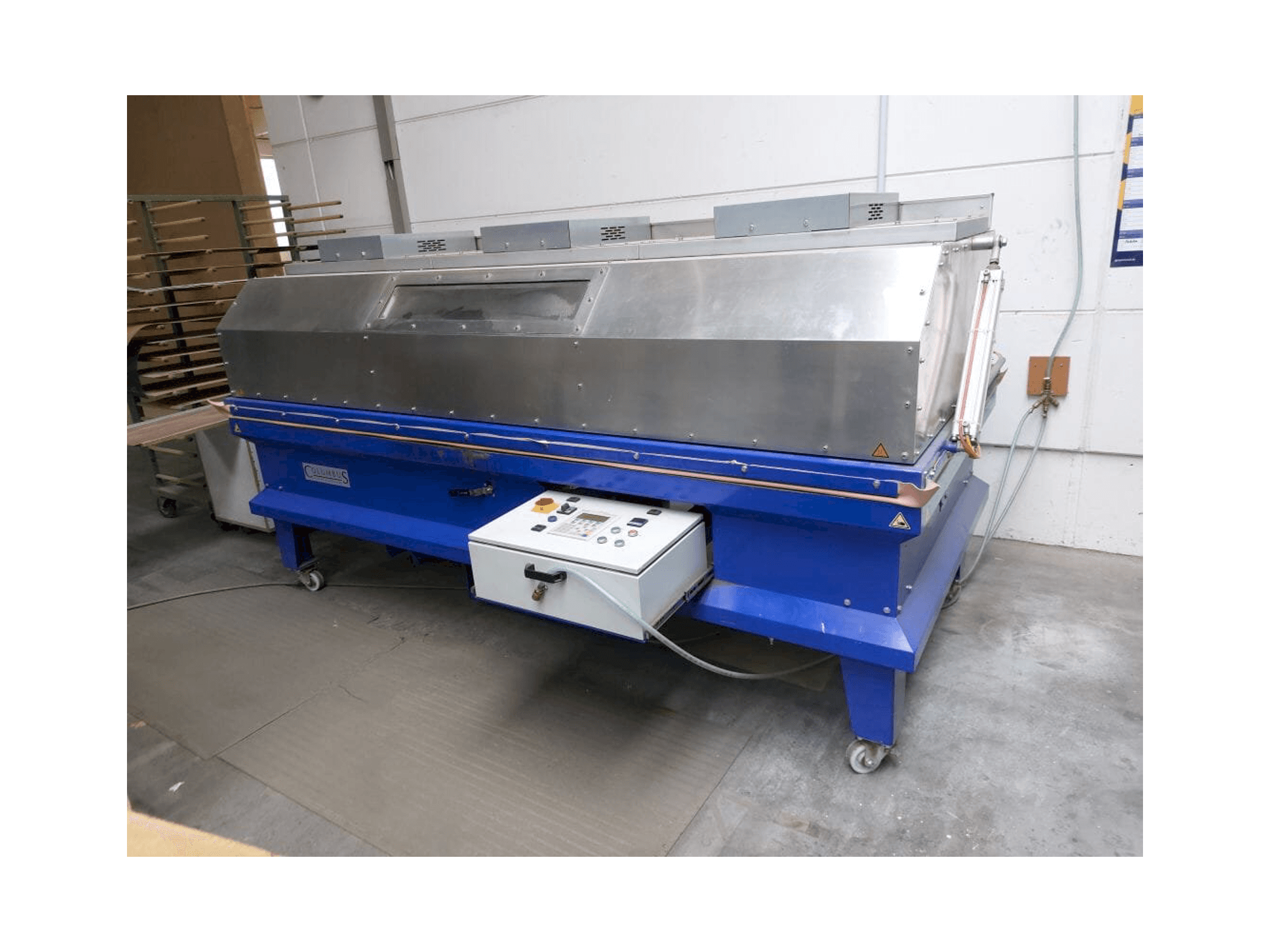 Vista frontale della macchina Columbus MULTIMAT