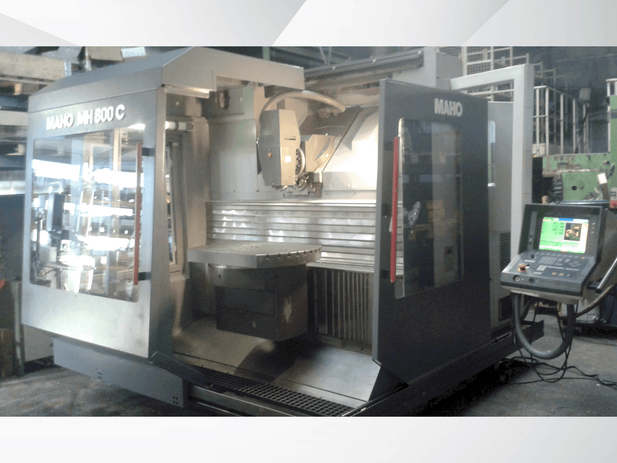 Vista frontale della macchina MAHO MH 800 C